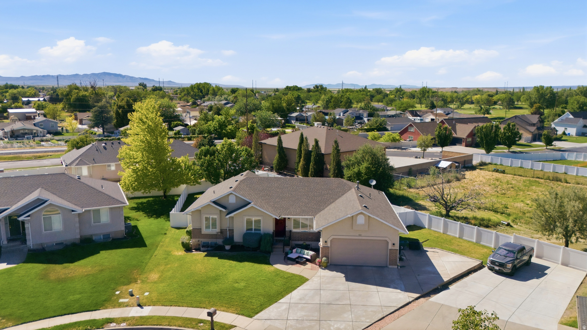 main property photo 54