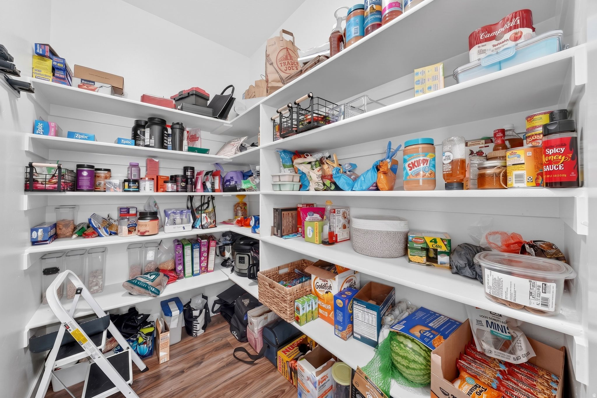 main property photo 16