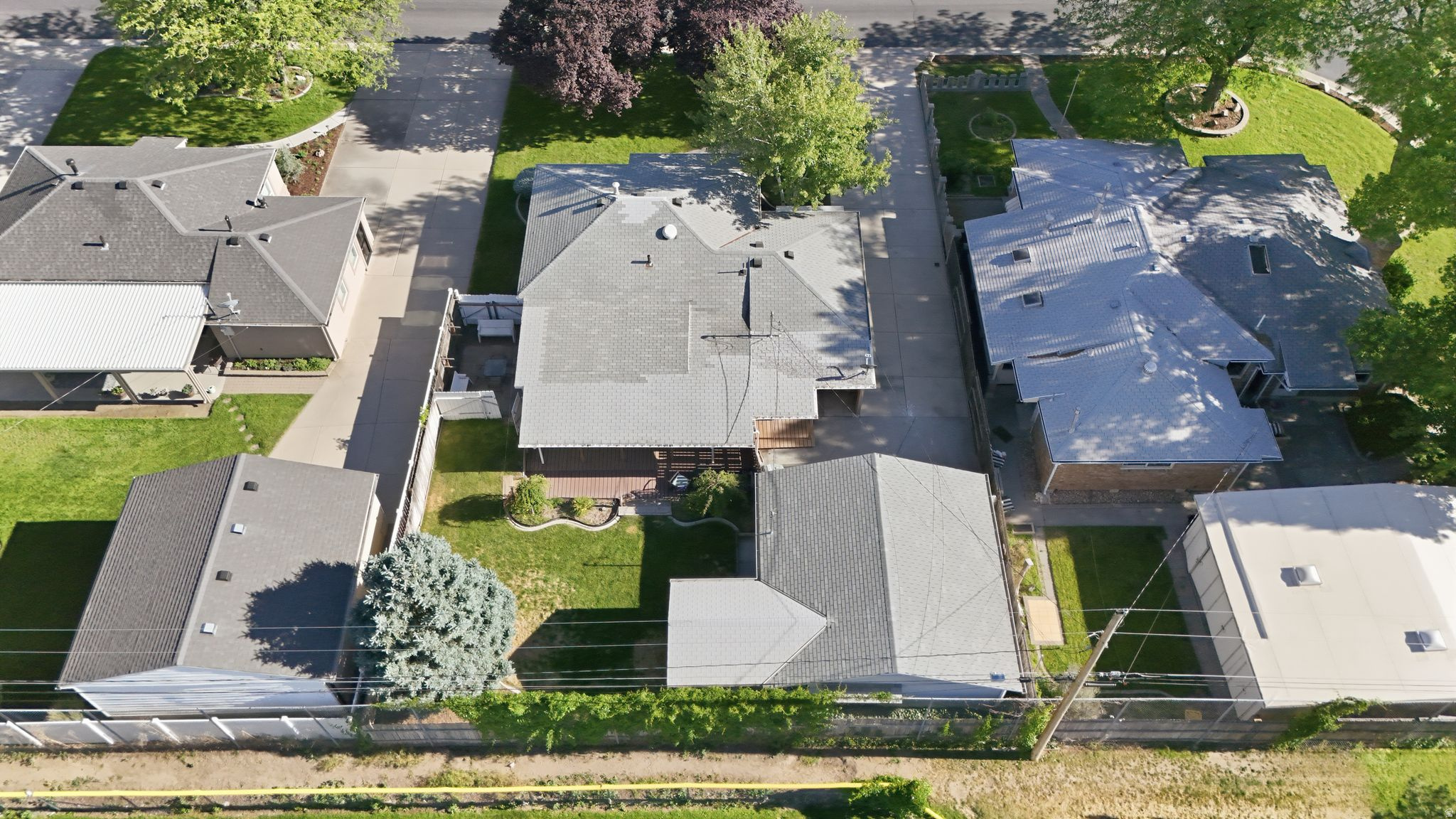 main property photo 13