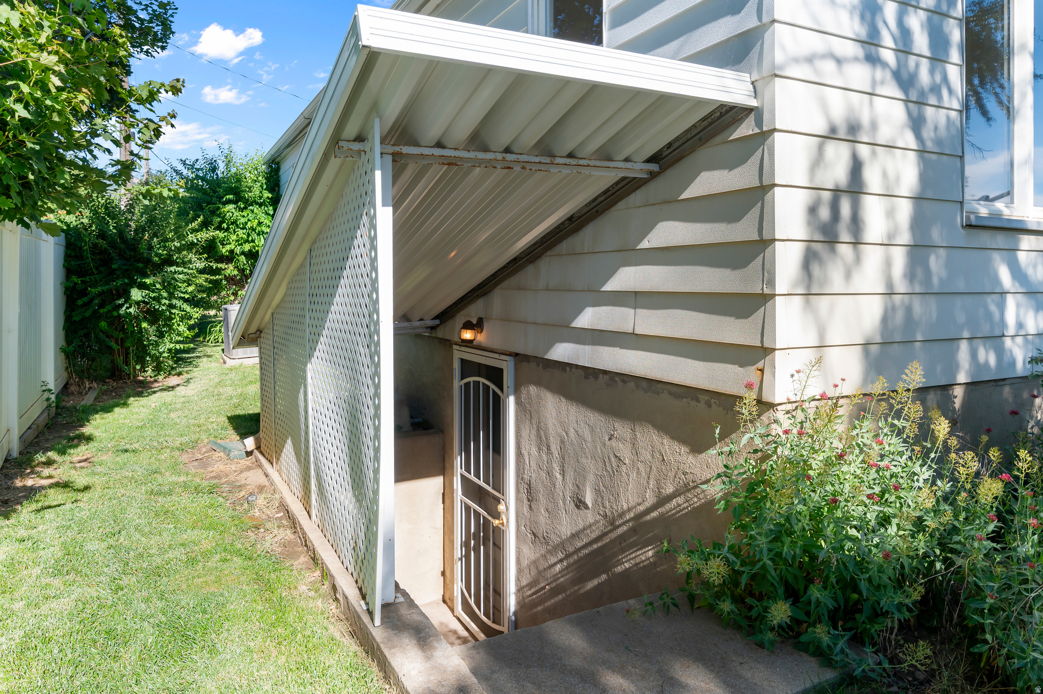 main property photo 27