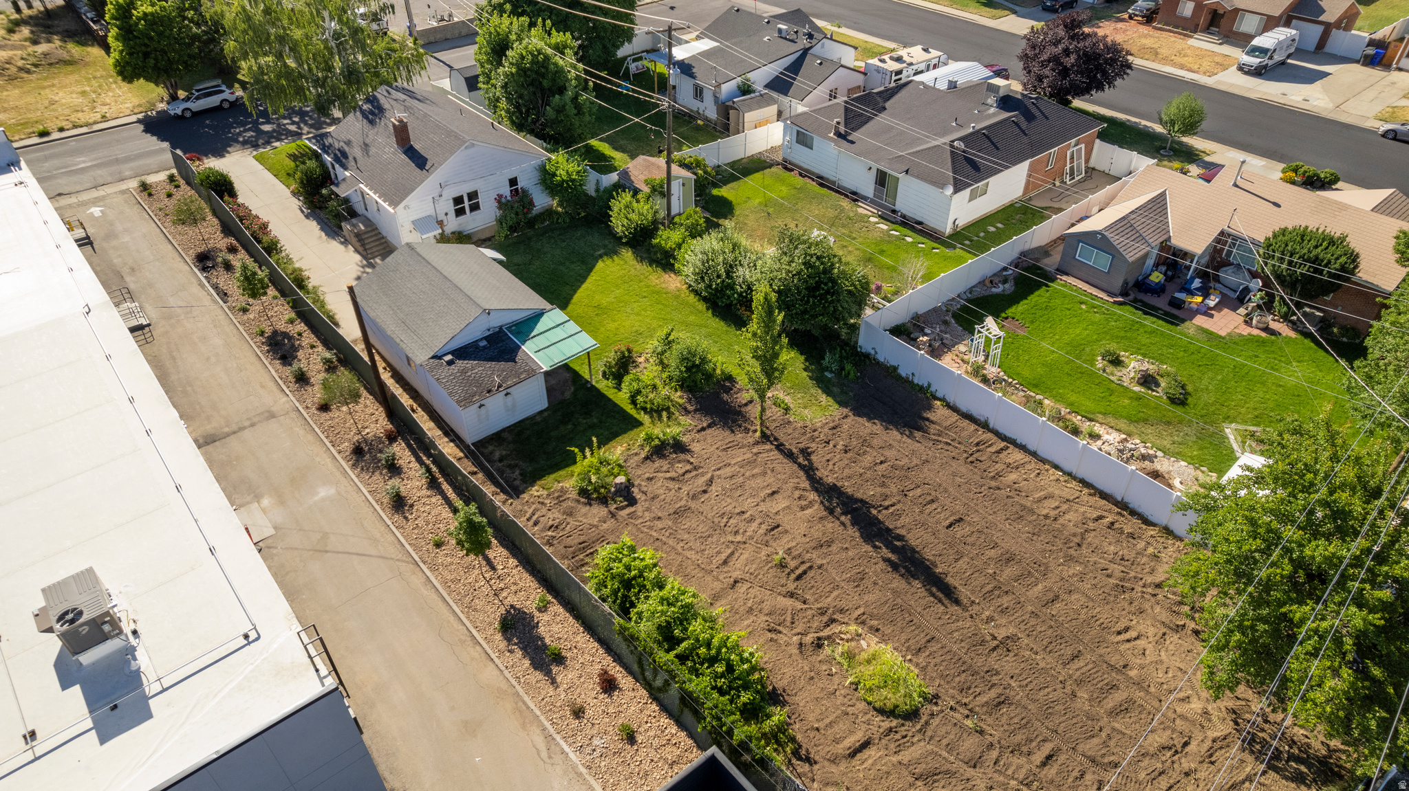 main property photo 34