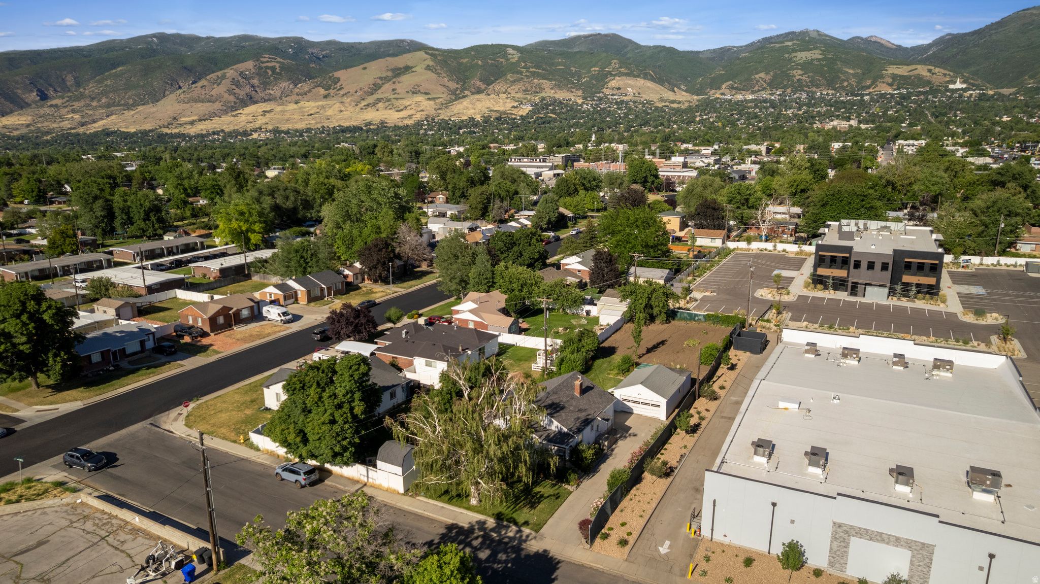 main property photo 40