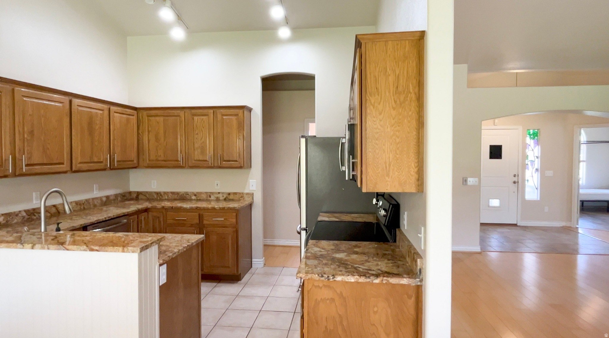 main property photo 14