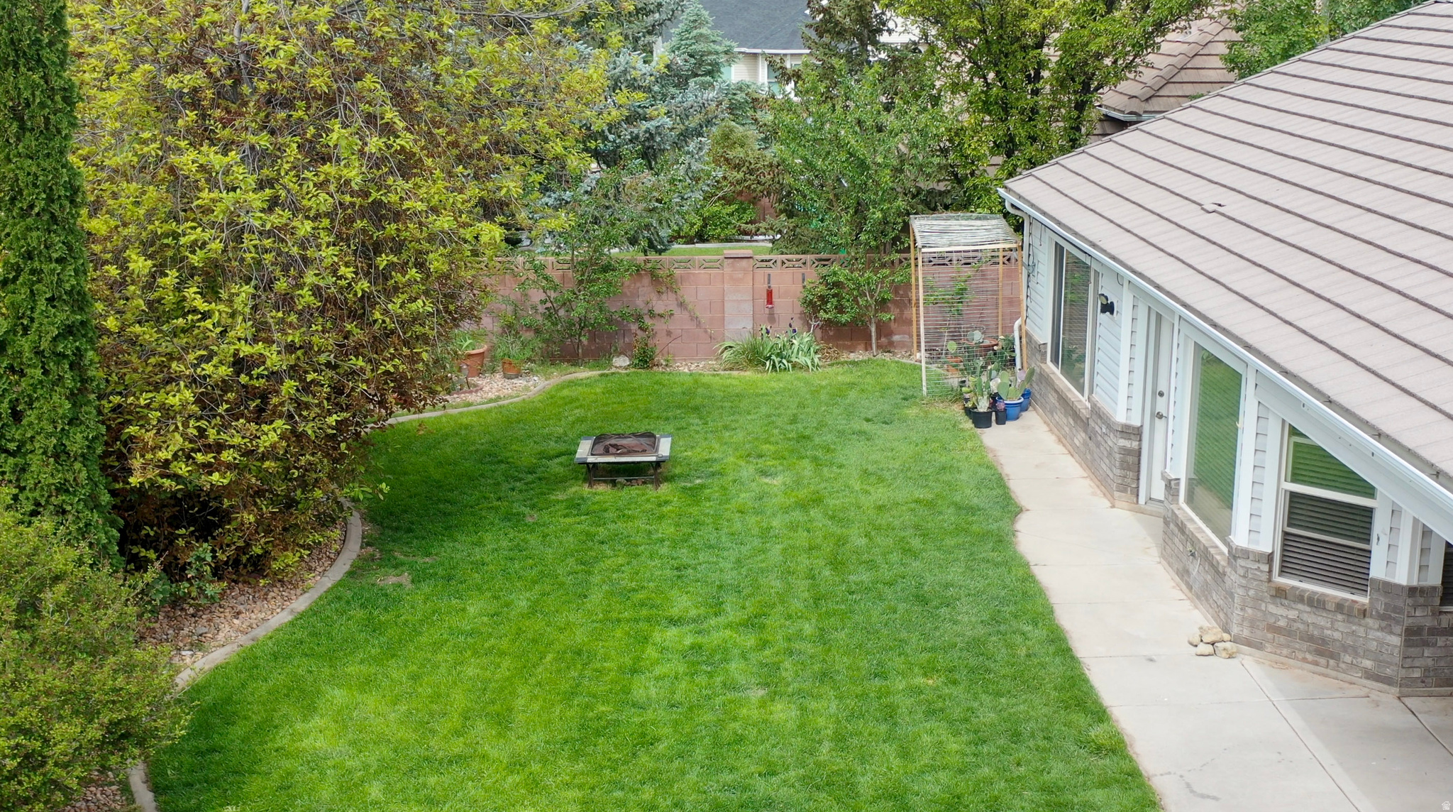 main property photo 41