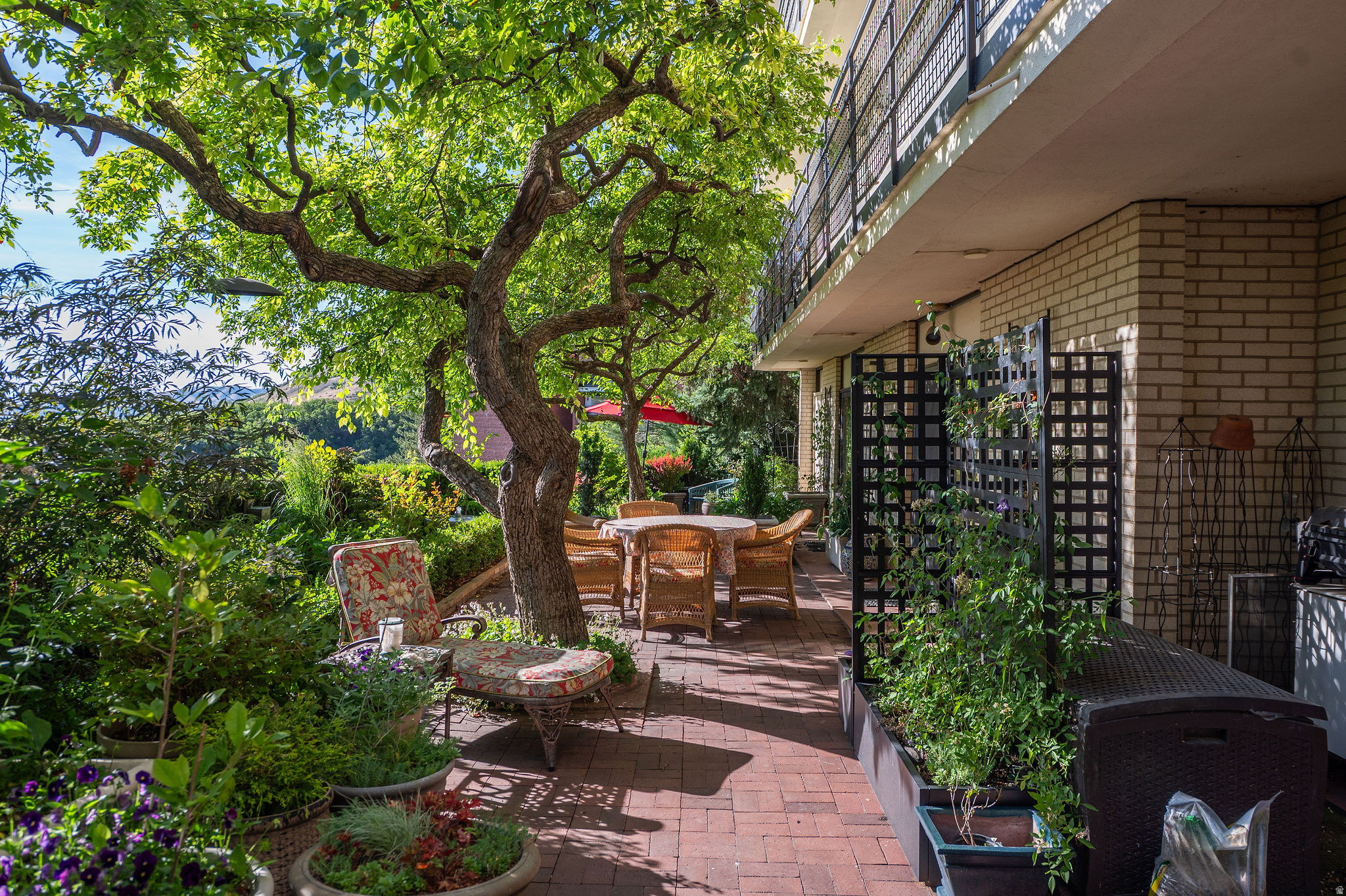 main property photo 78