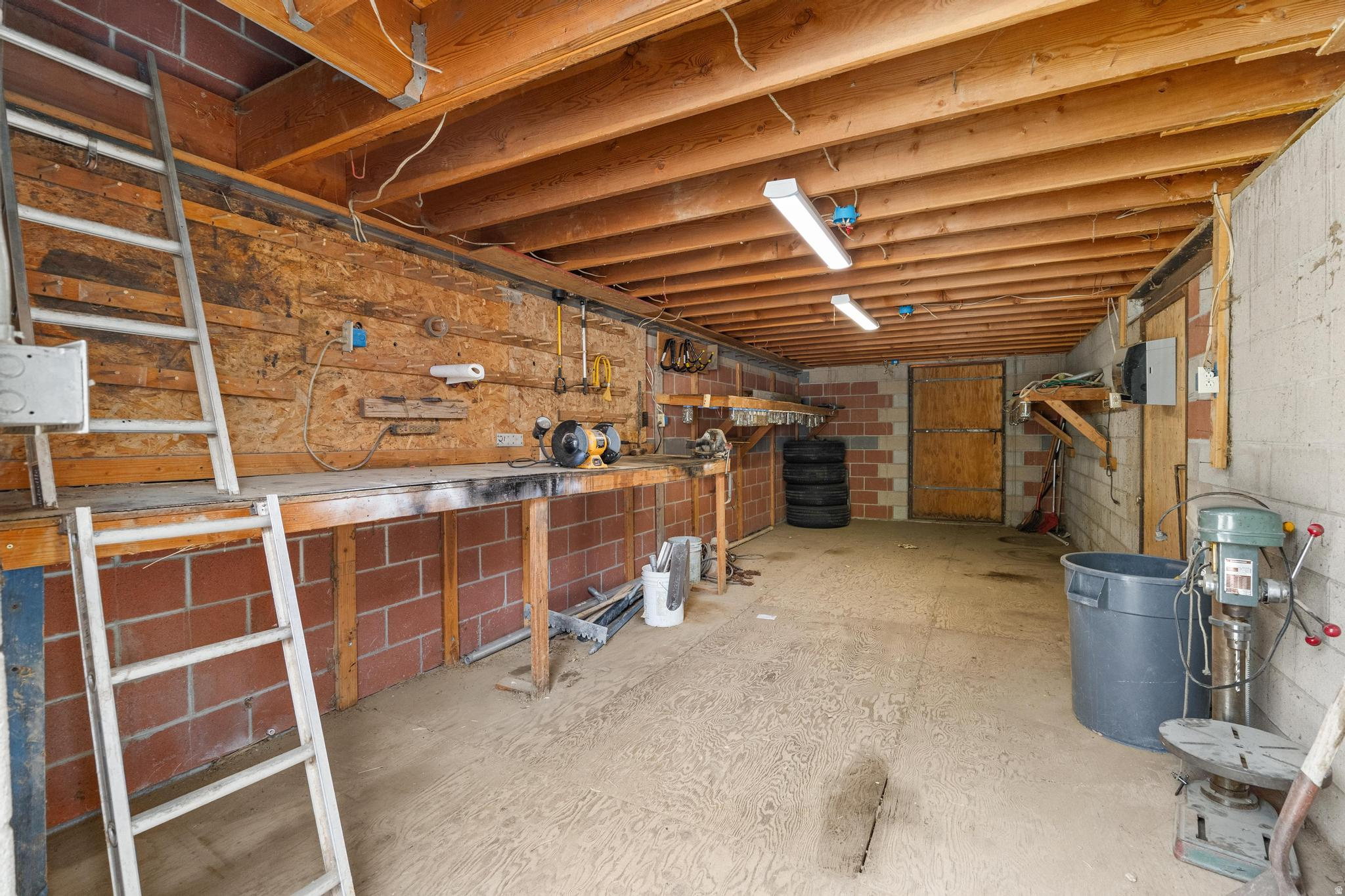 main property photo 48