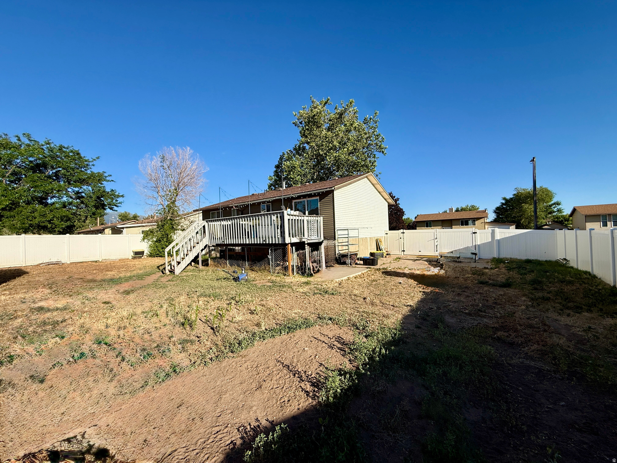 main property photo 40