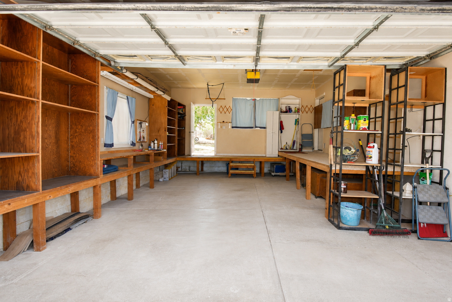 main property photo 44