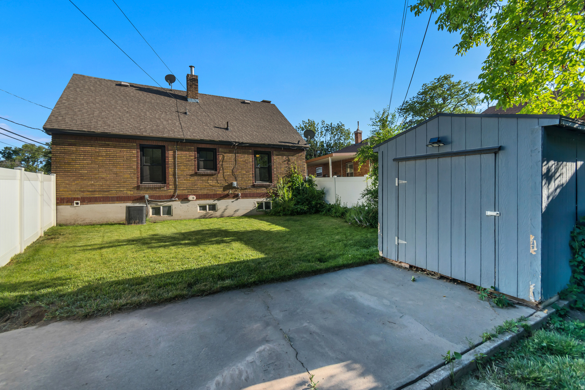 main property photo 25