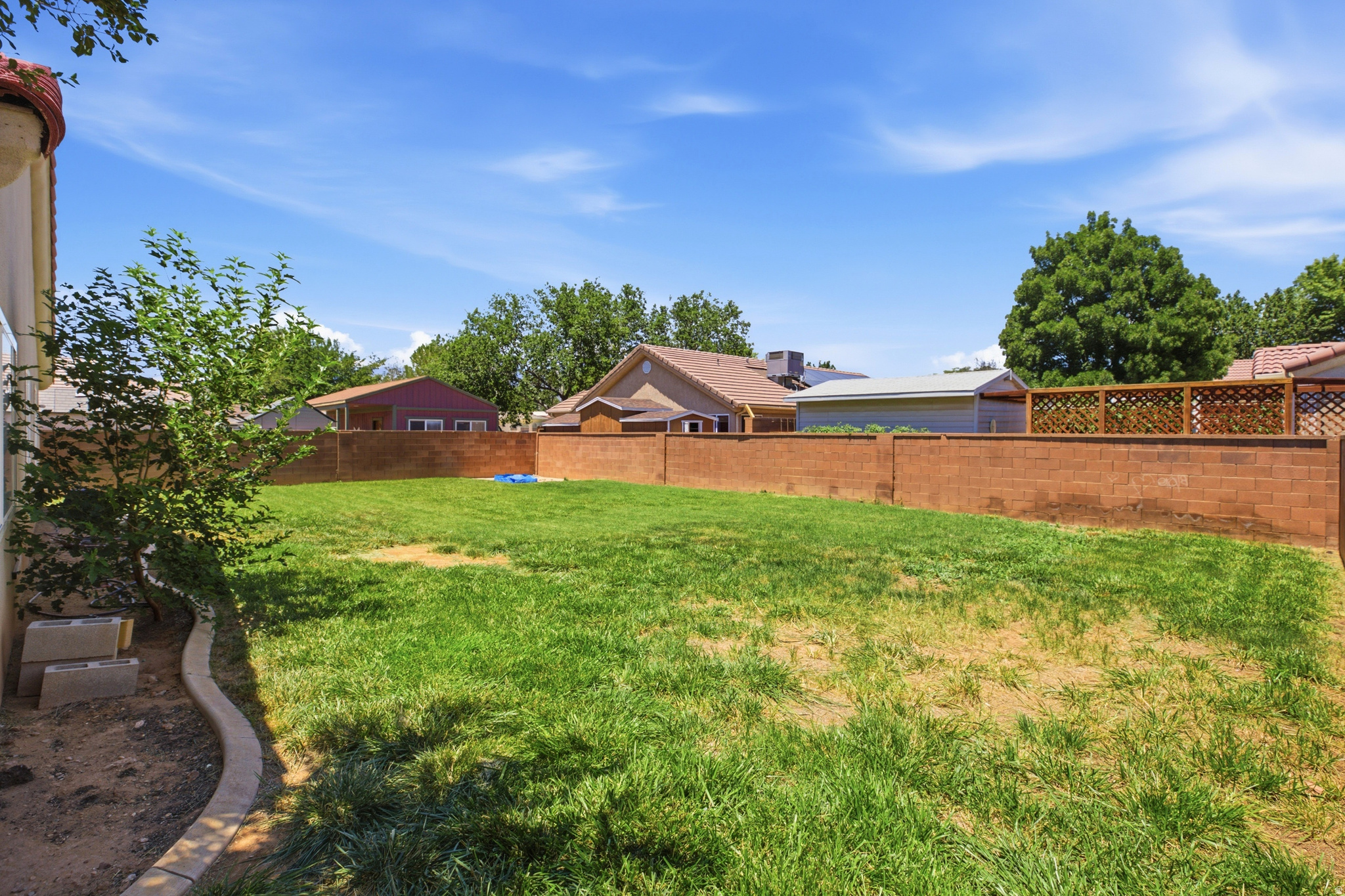 main property photo 19