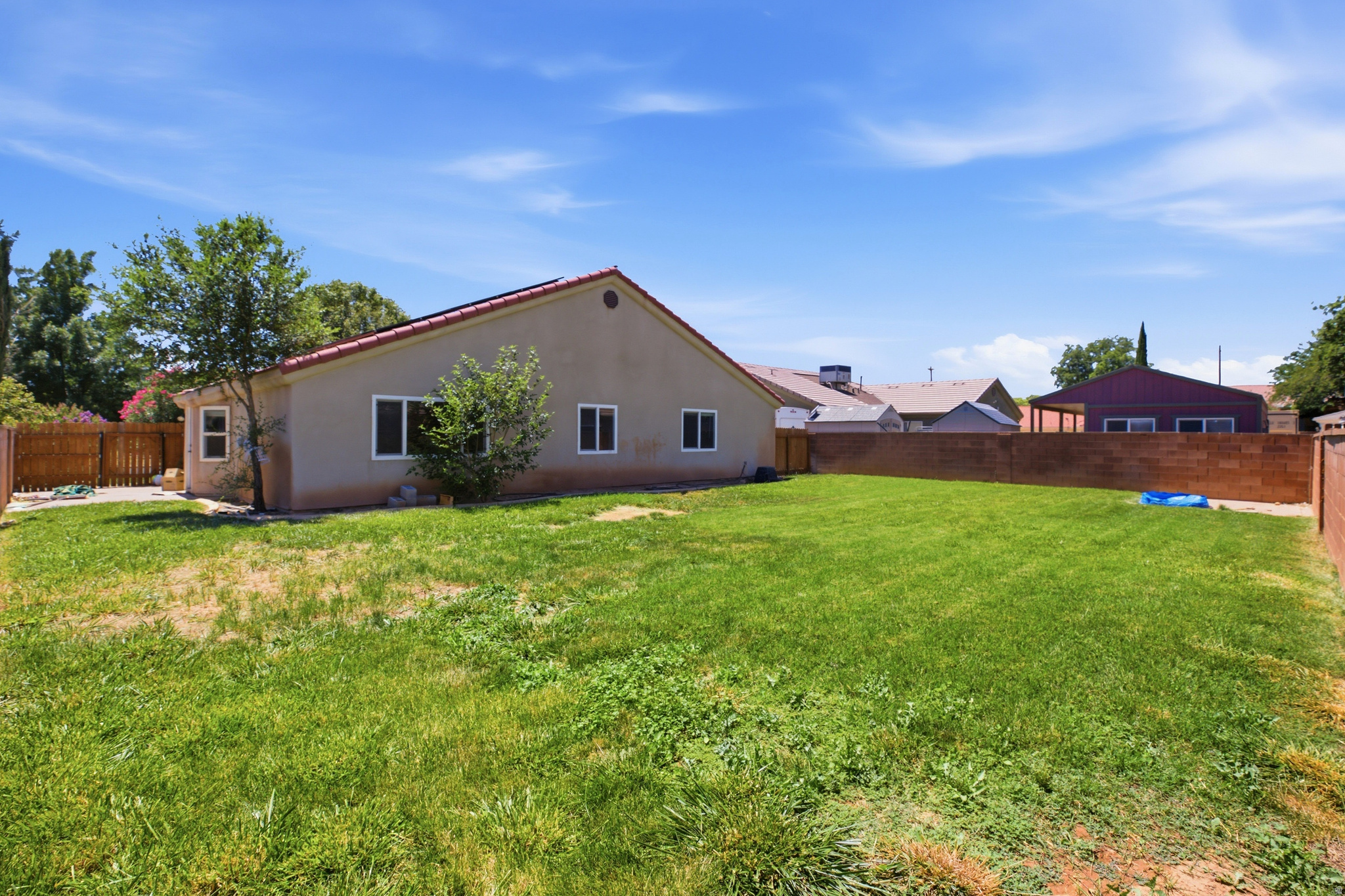 main property photo 20
