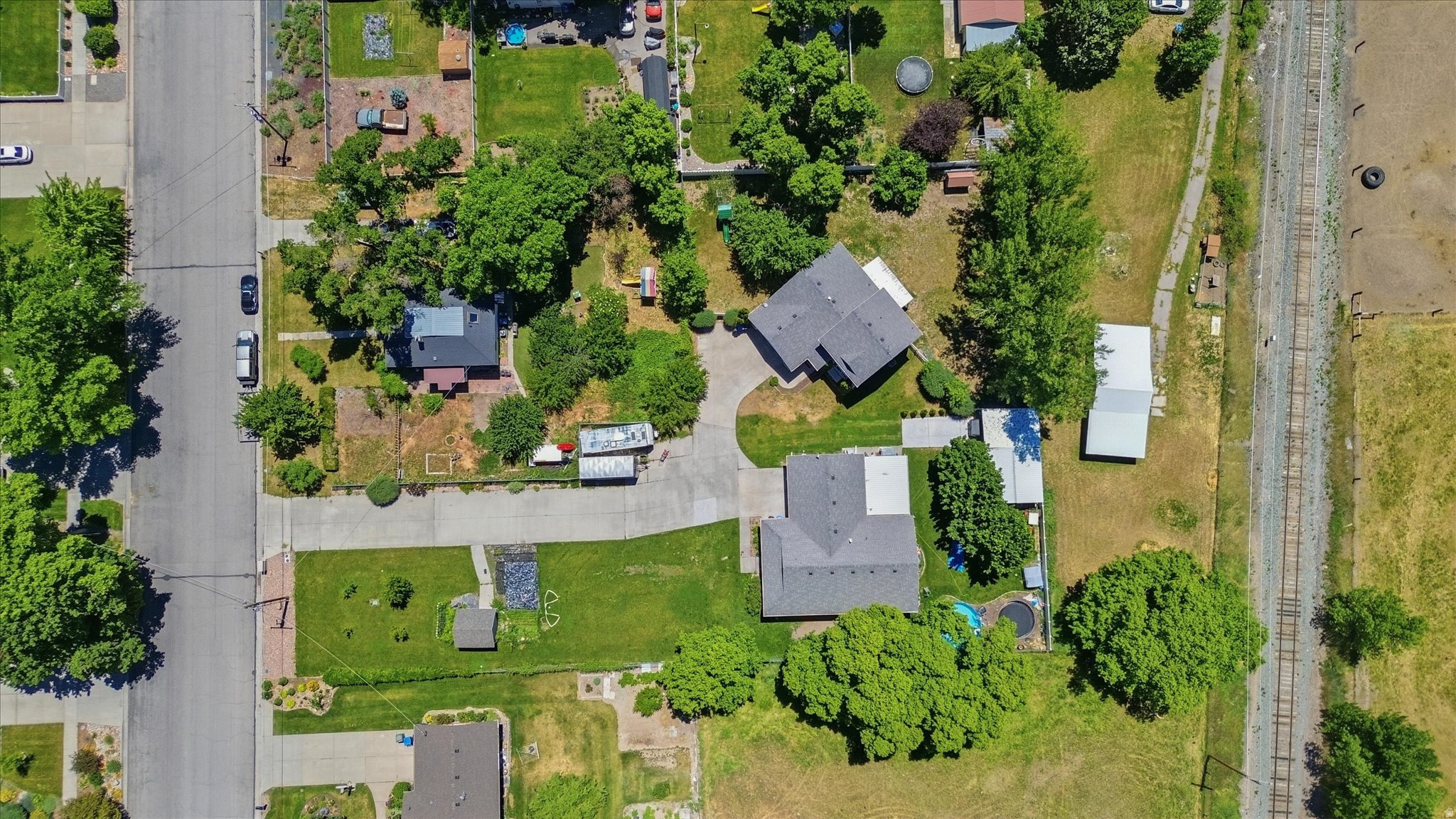 main property photo 26