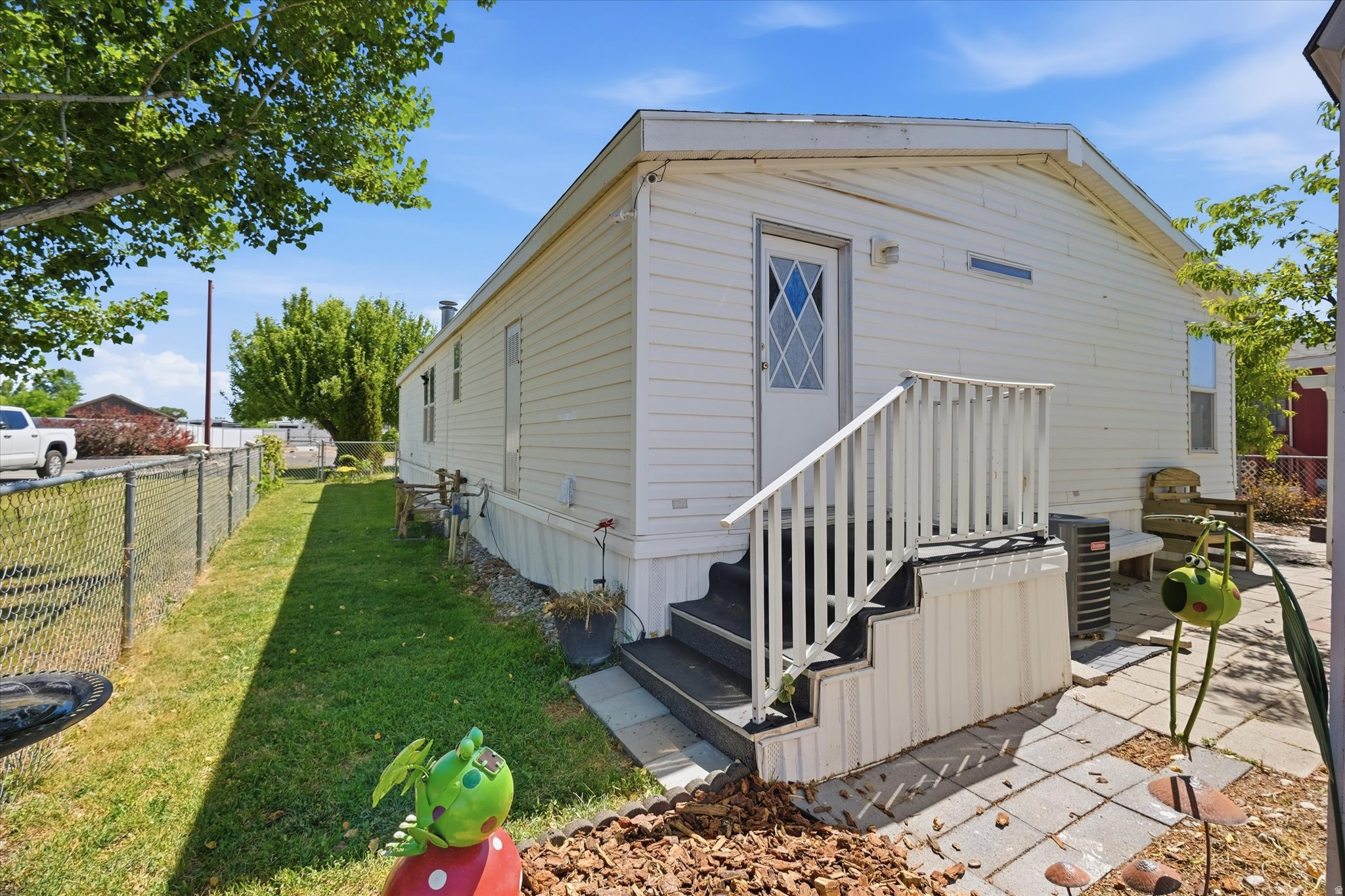 main property photo 31