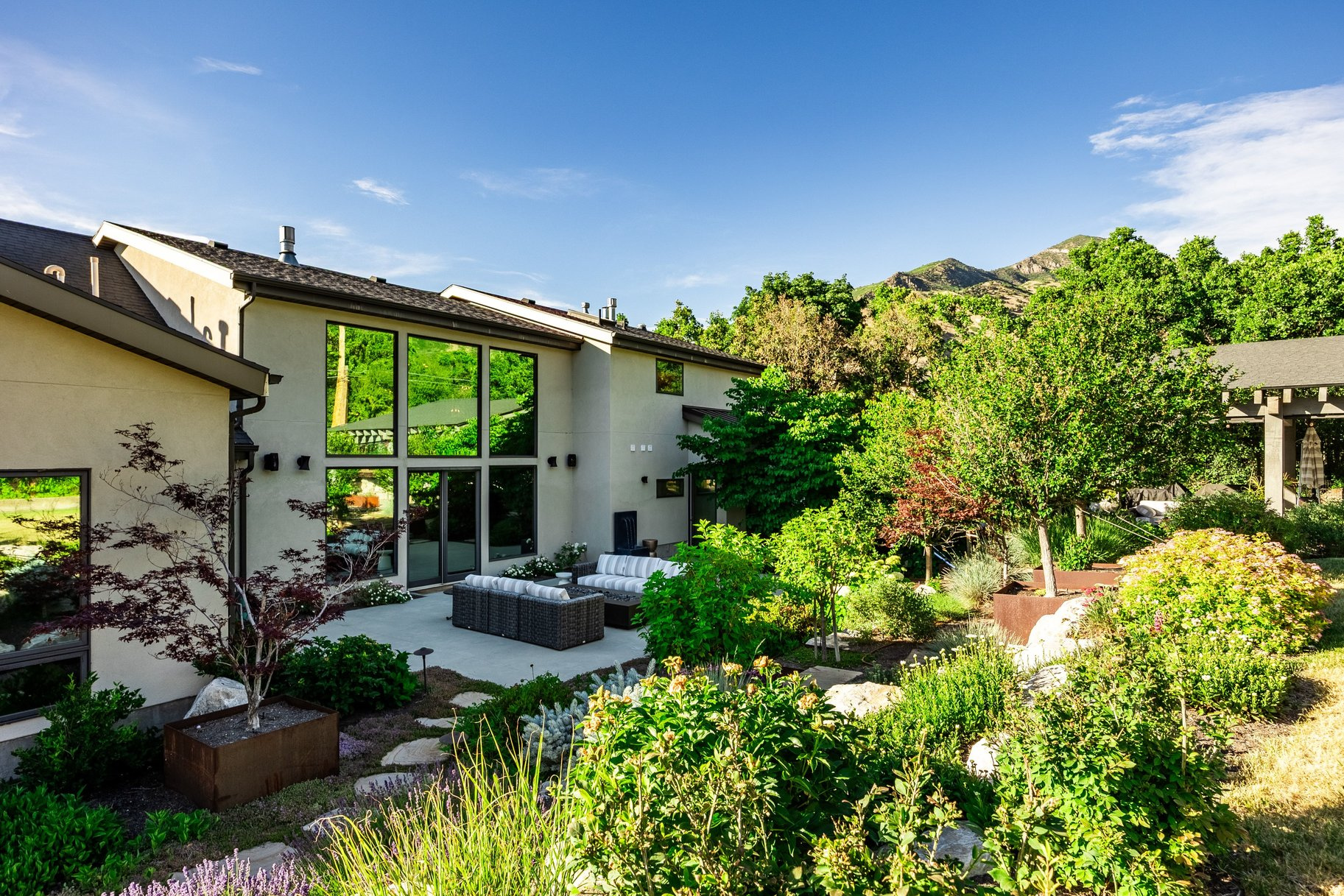 main property photo 33