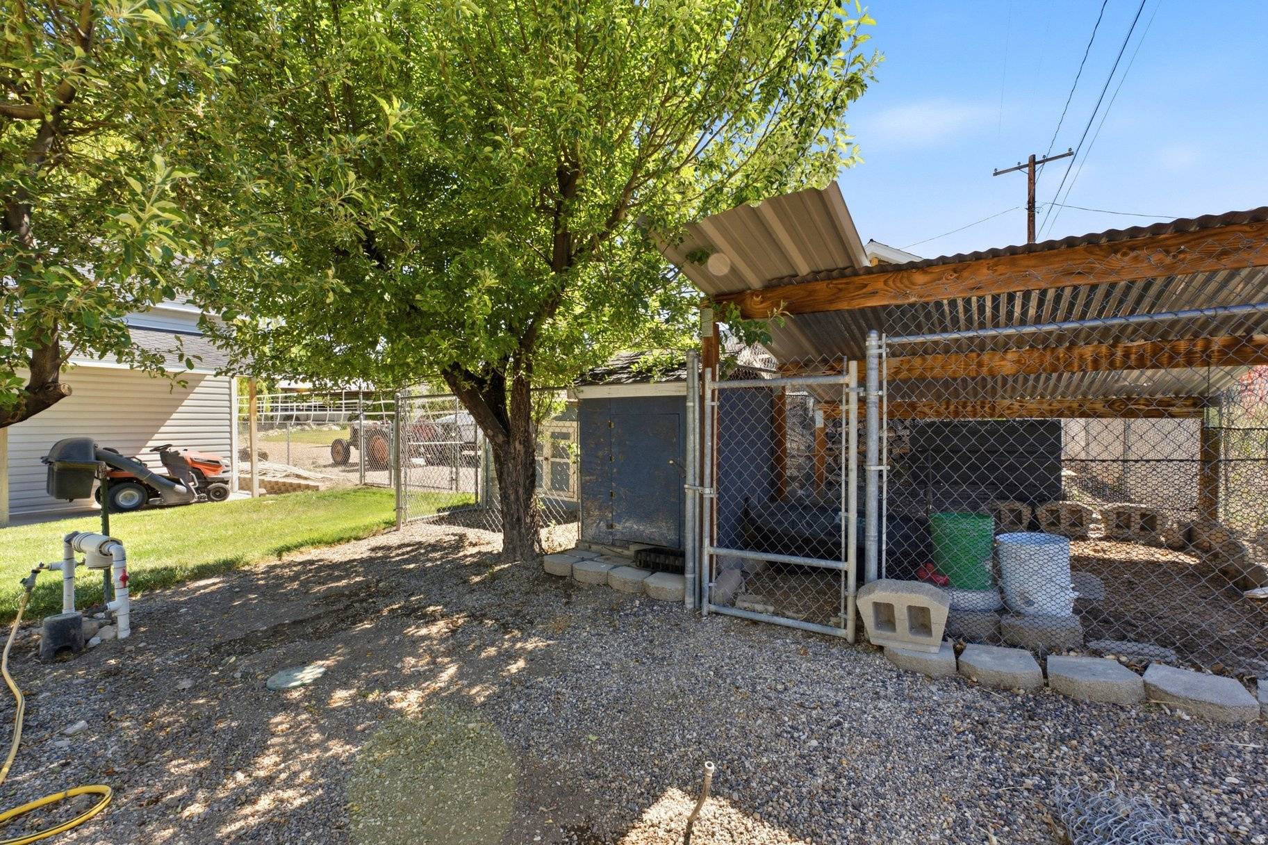 main property photo 76