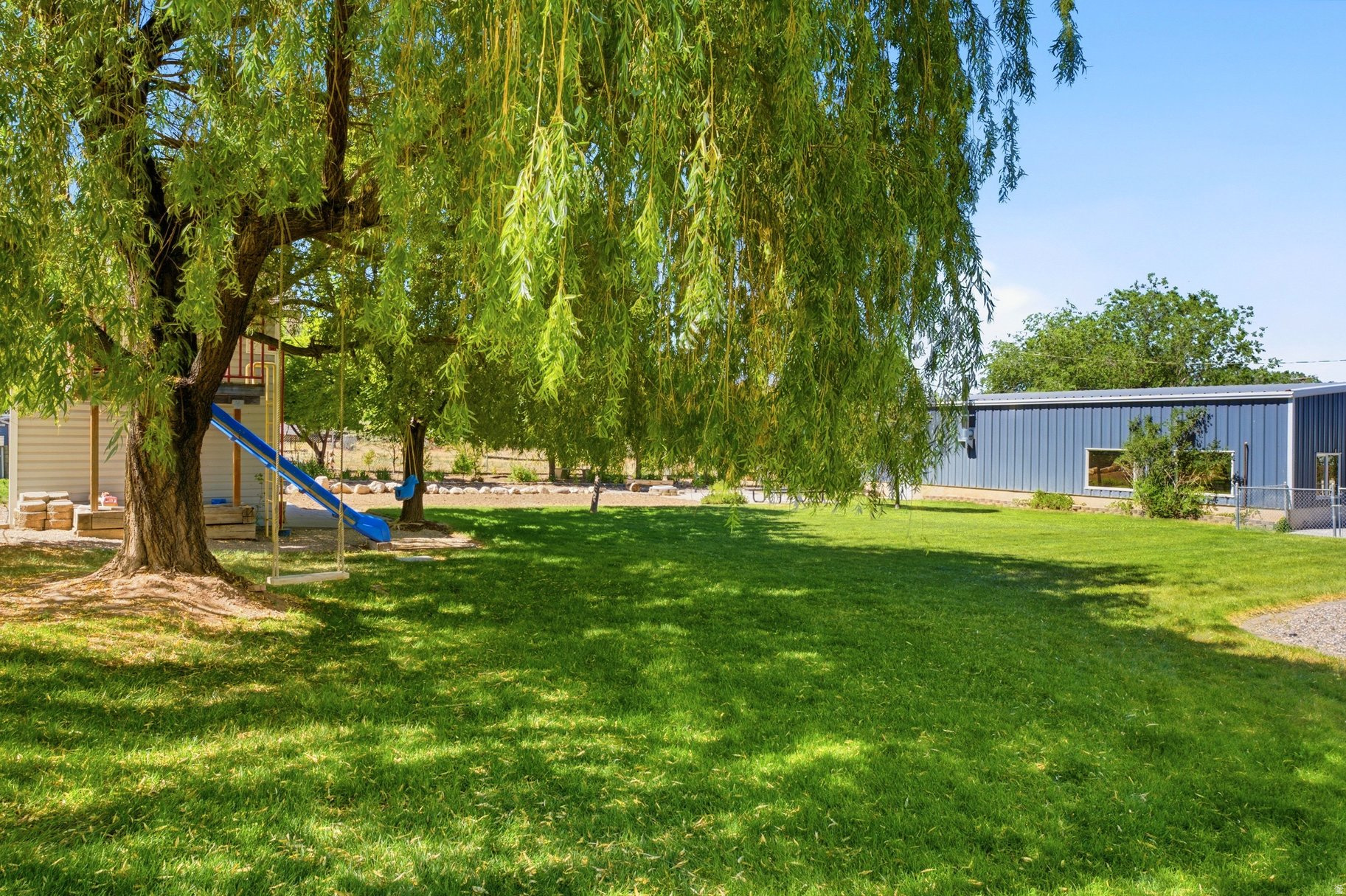 main property photo 78