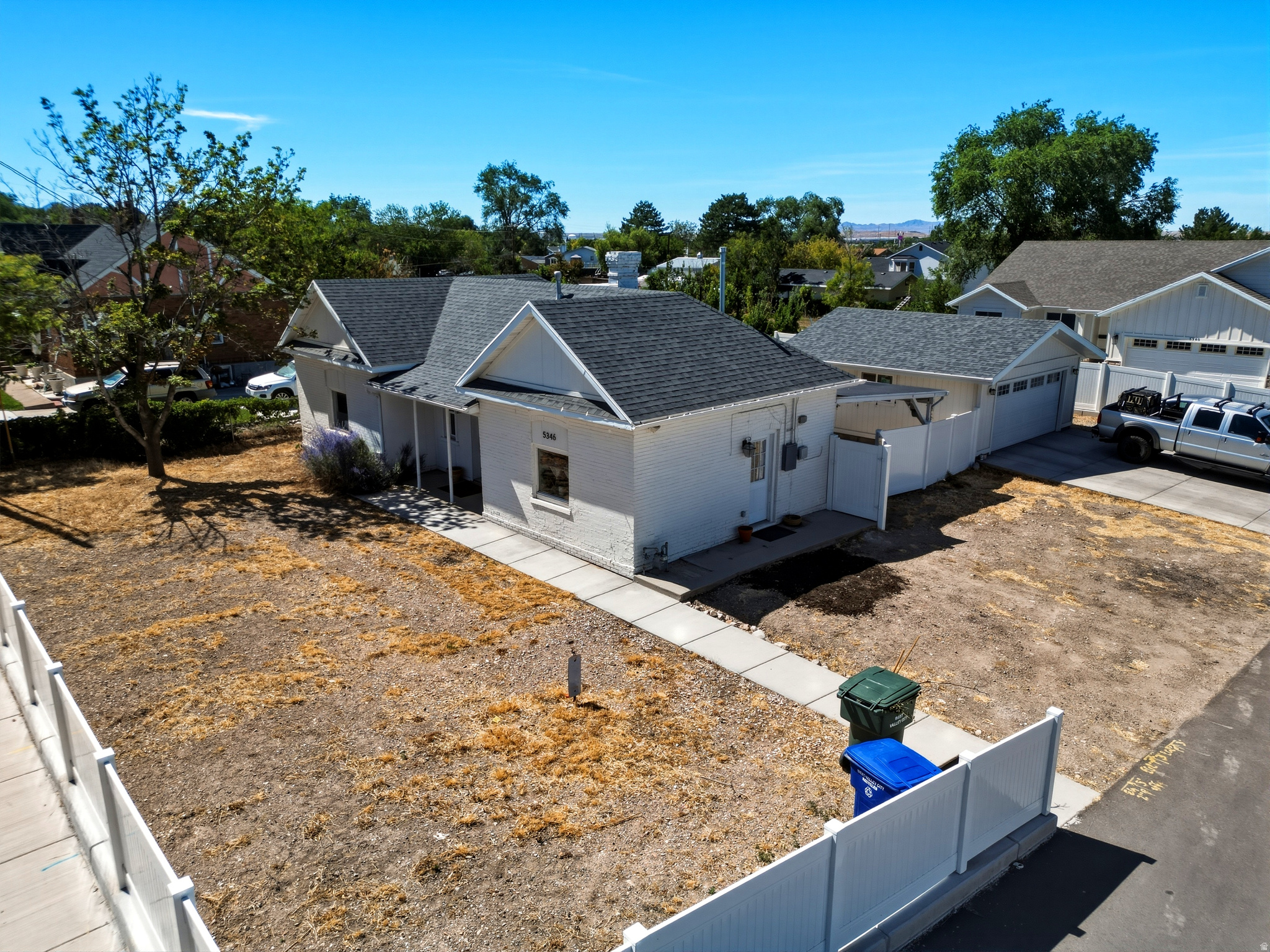 main property photo 19