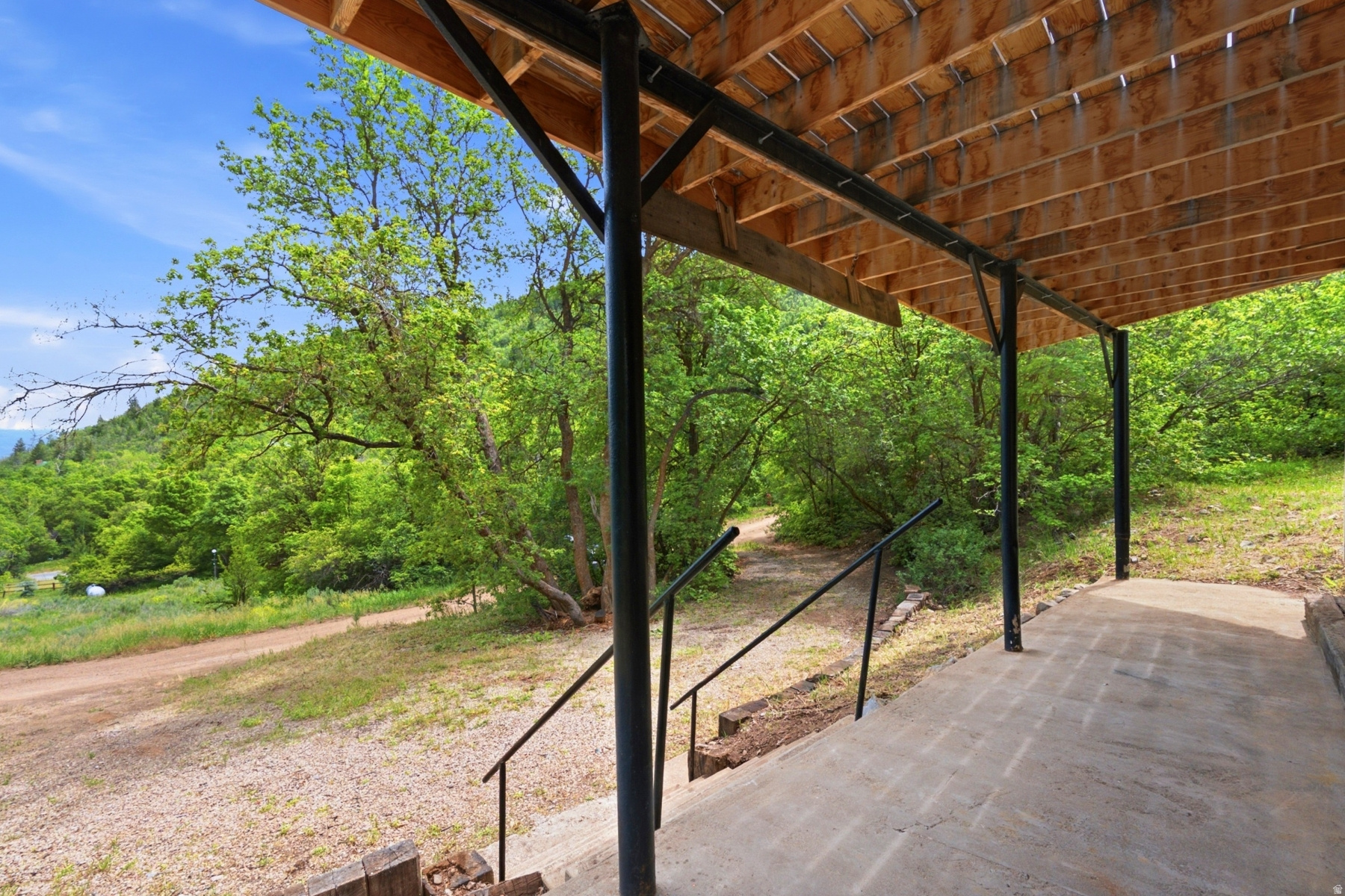 main property photo 25