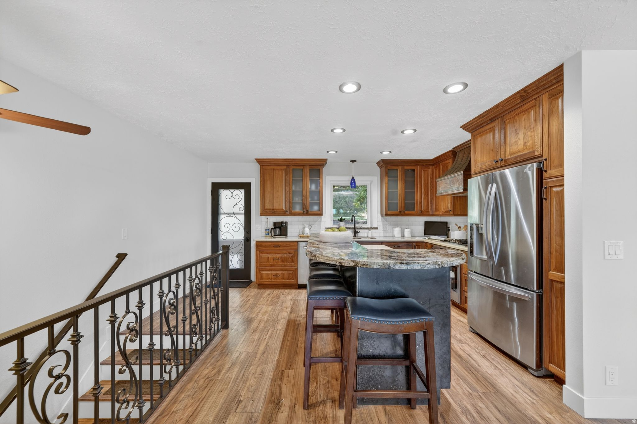 main property photo 16