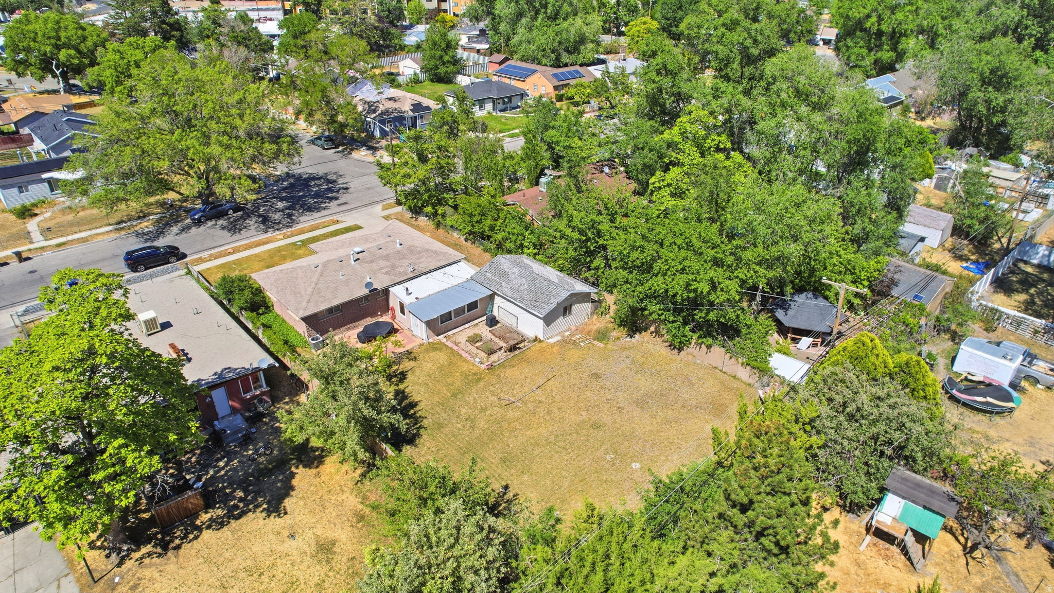 main property photo 33