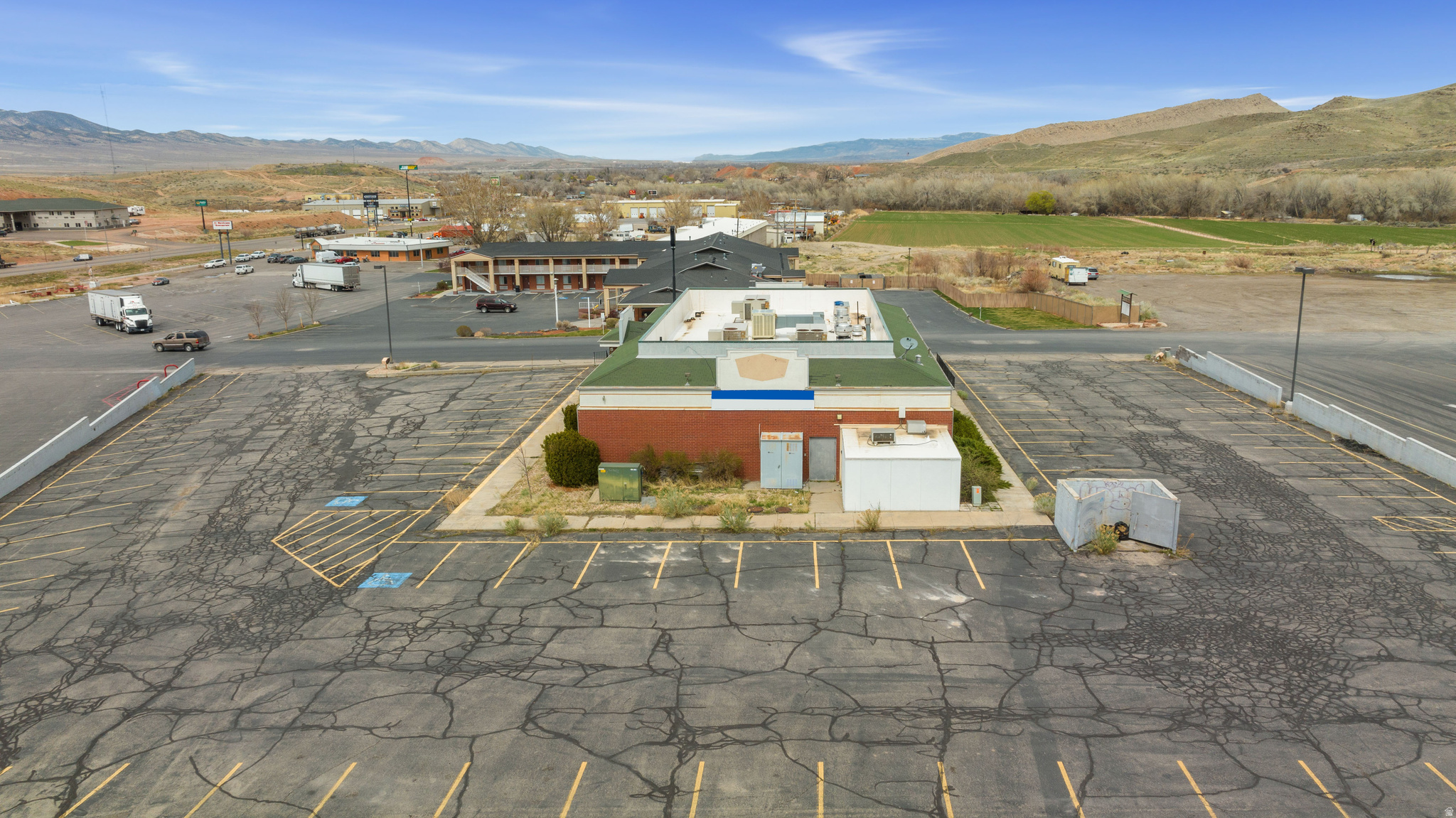 main property photo 18