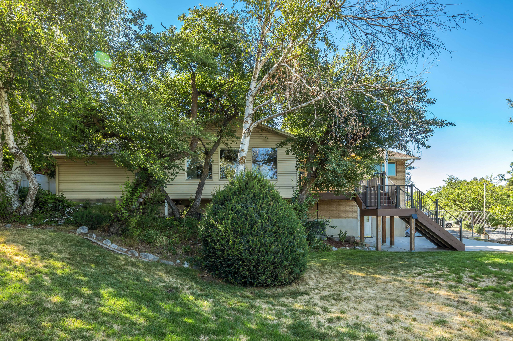main property photo 33