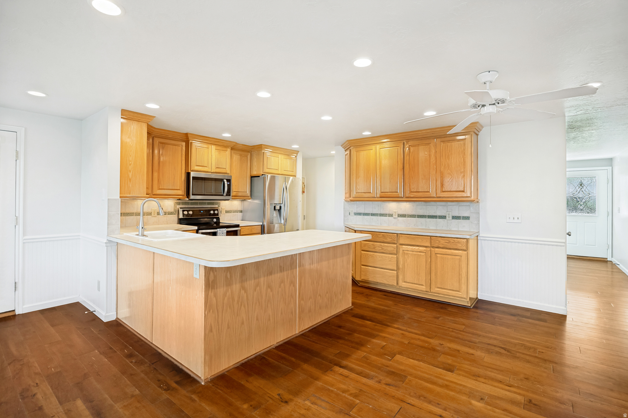 main property photo 6