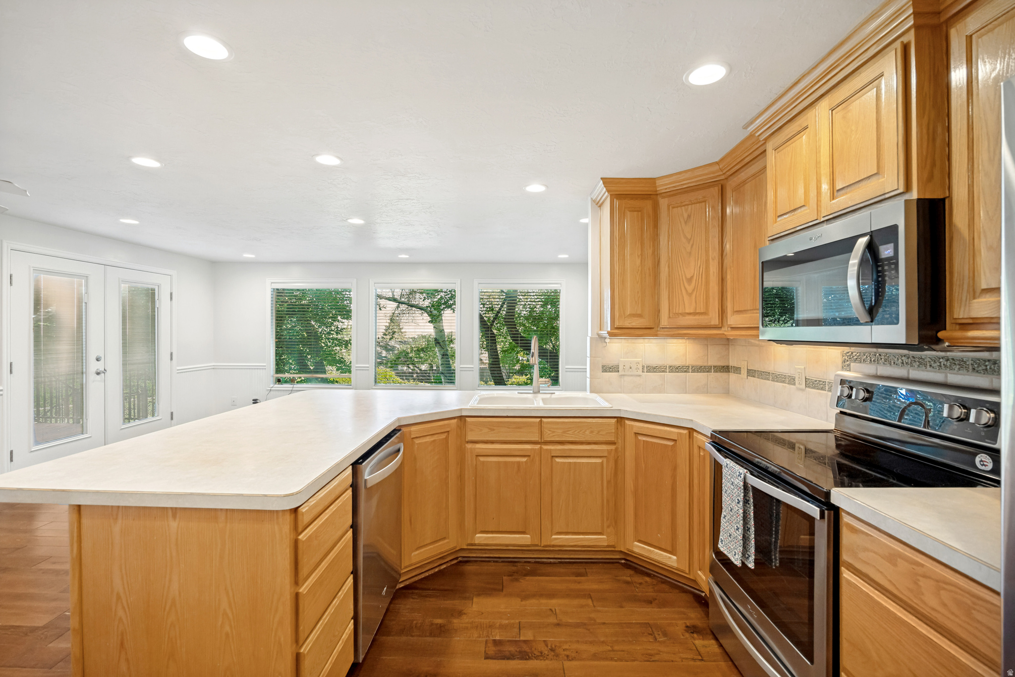 main property photo 8