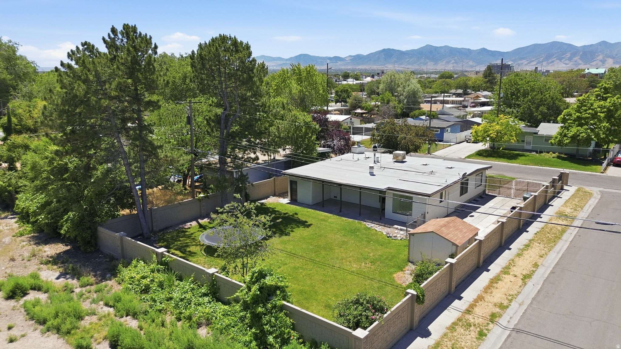 main property photo 45