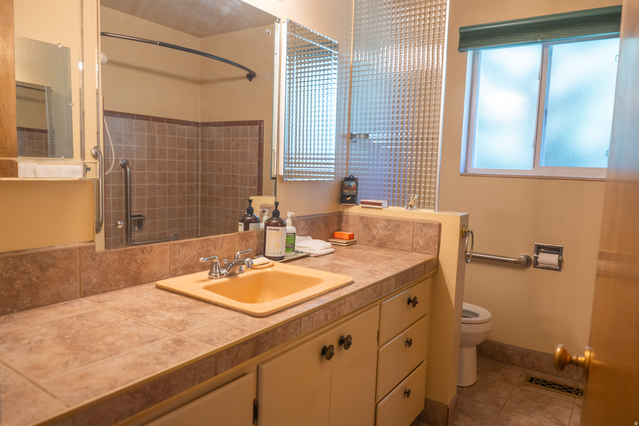 main property photo 24