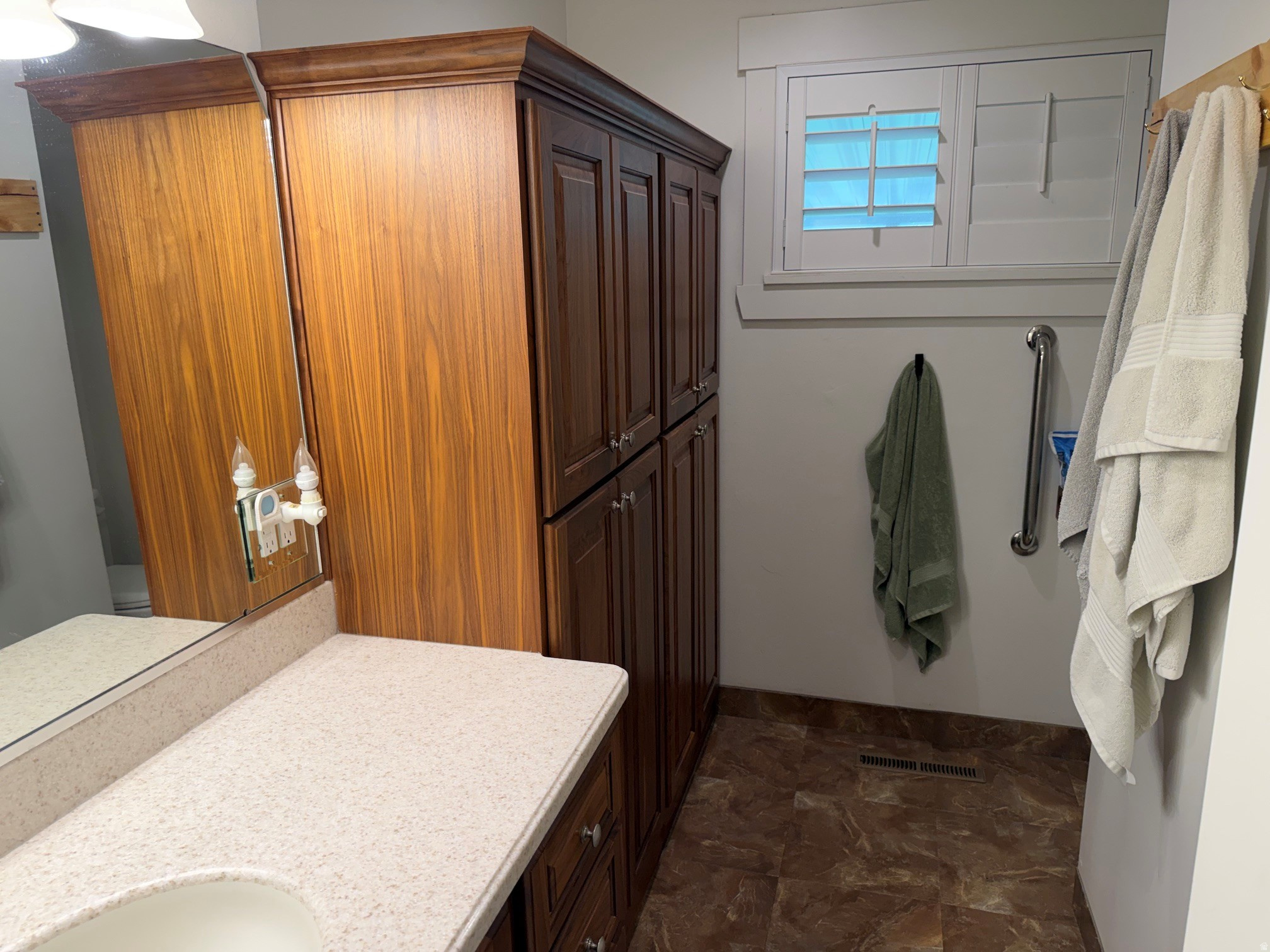 main property photo 8