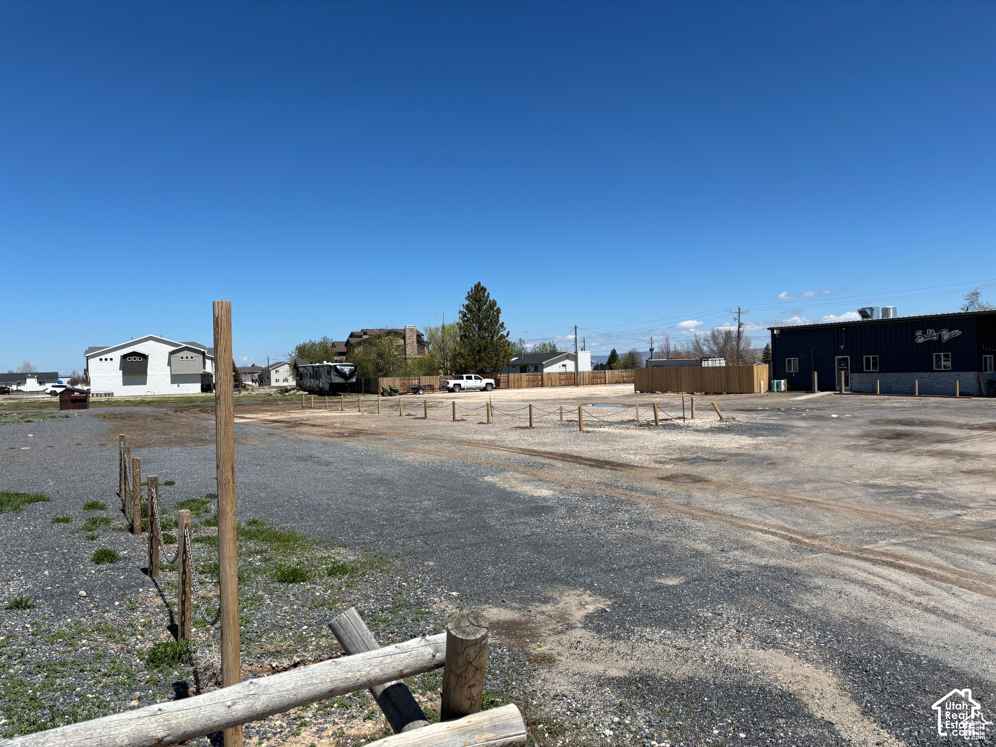 main property photo 6