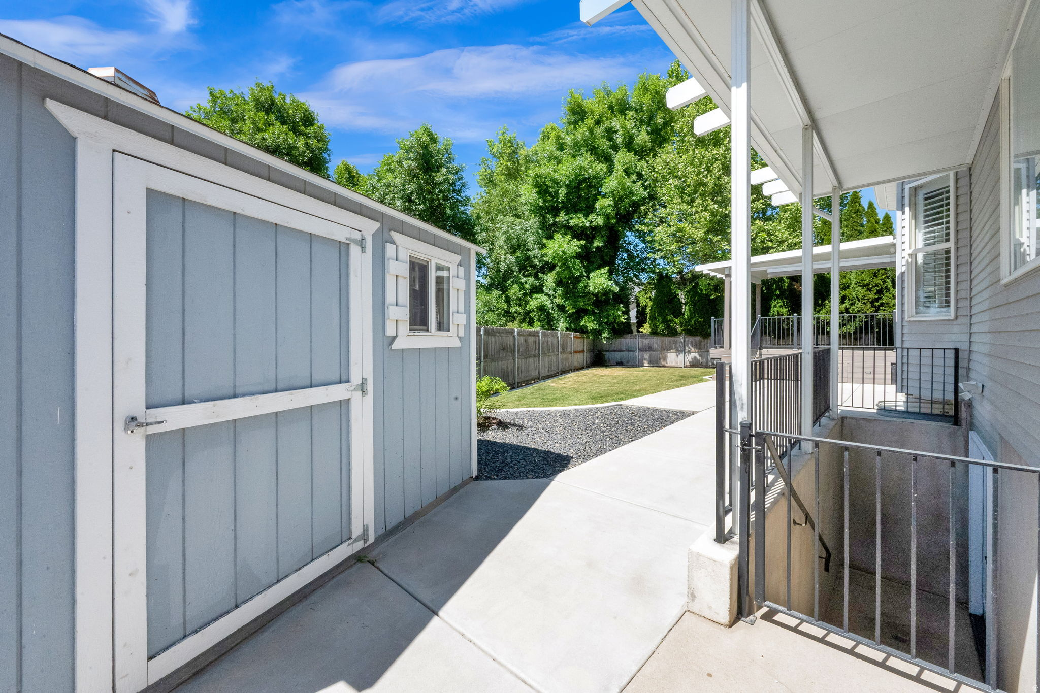 main property photo 40