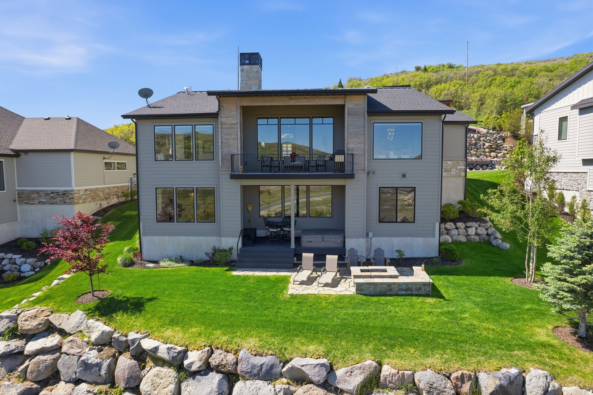 main property photo 37