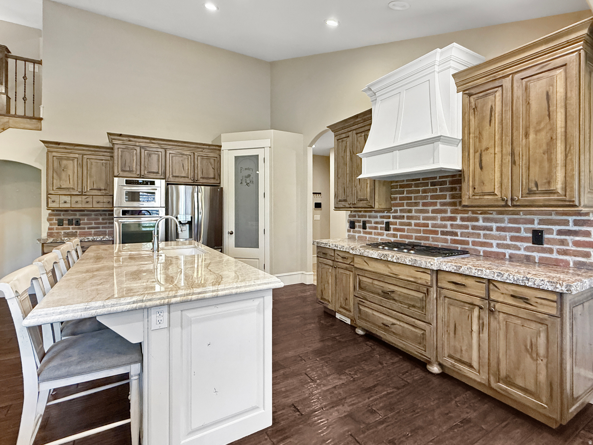 main property photo 11