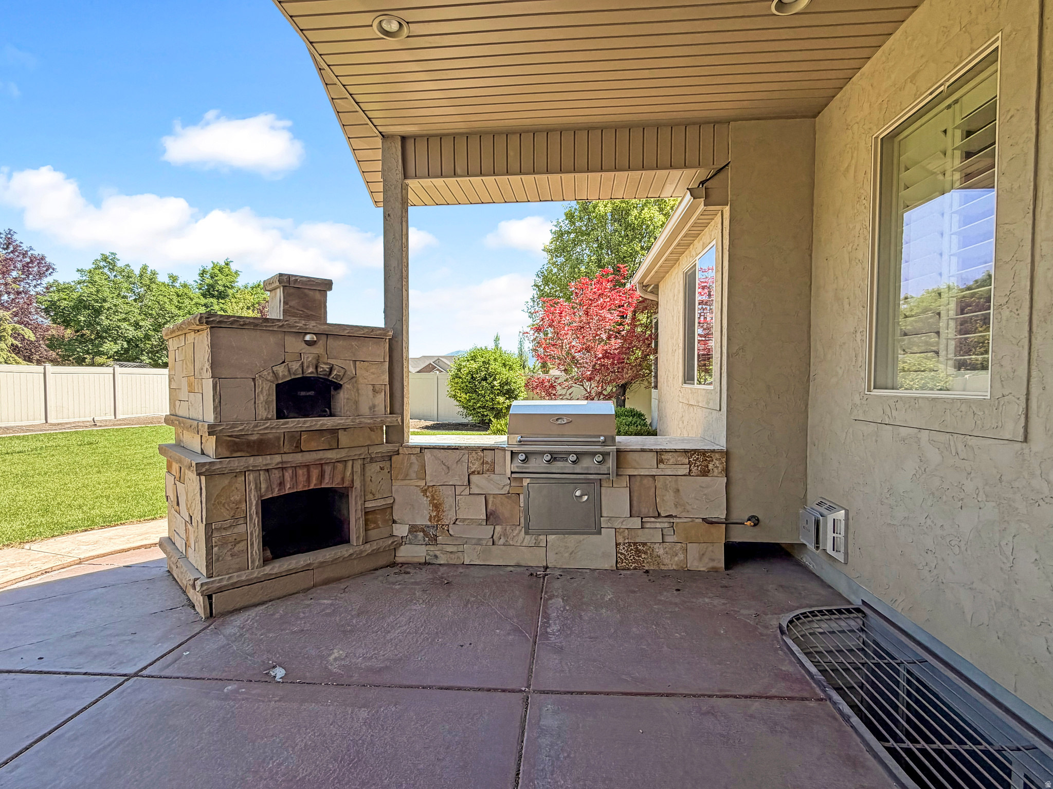 main property photo 45