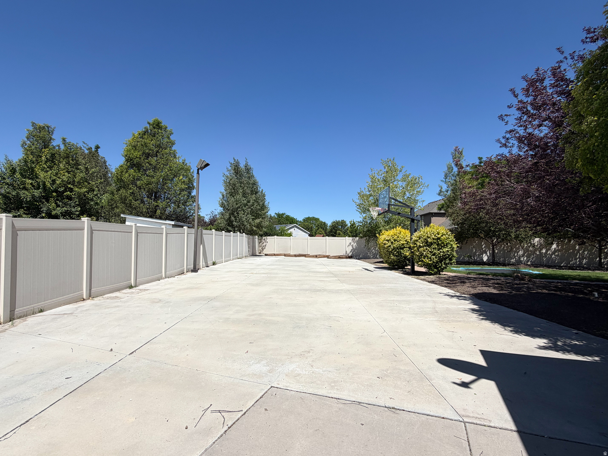 main property photo 50