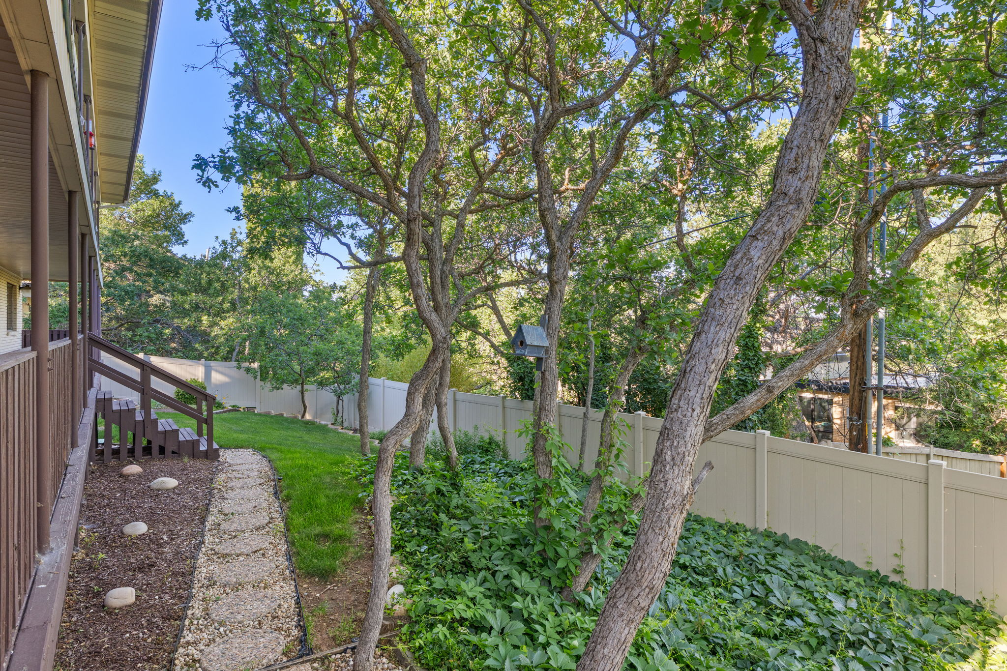 main property photo 50