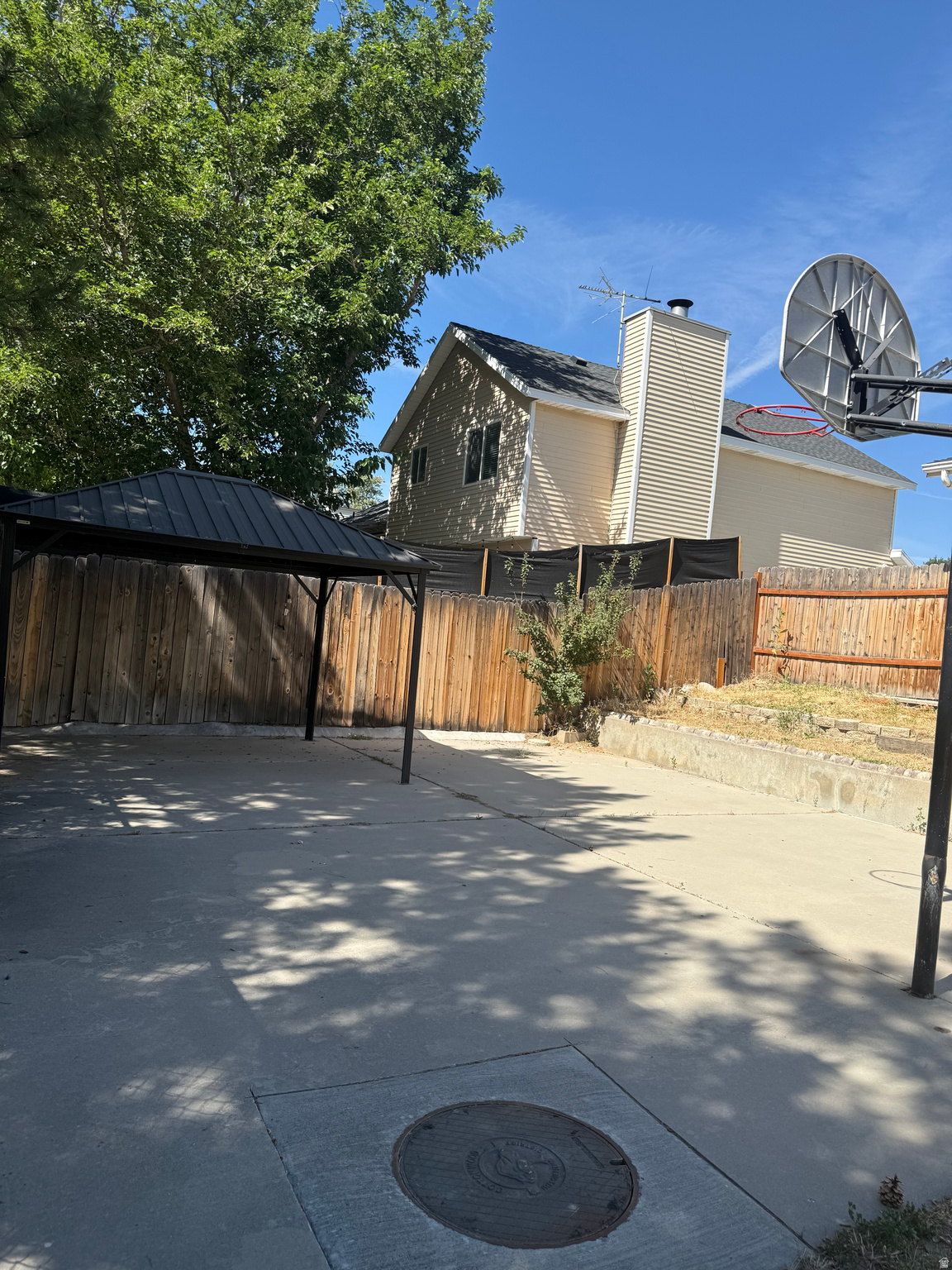 main property photo 40
