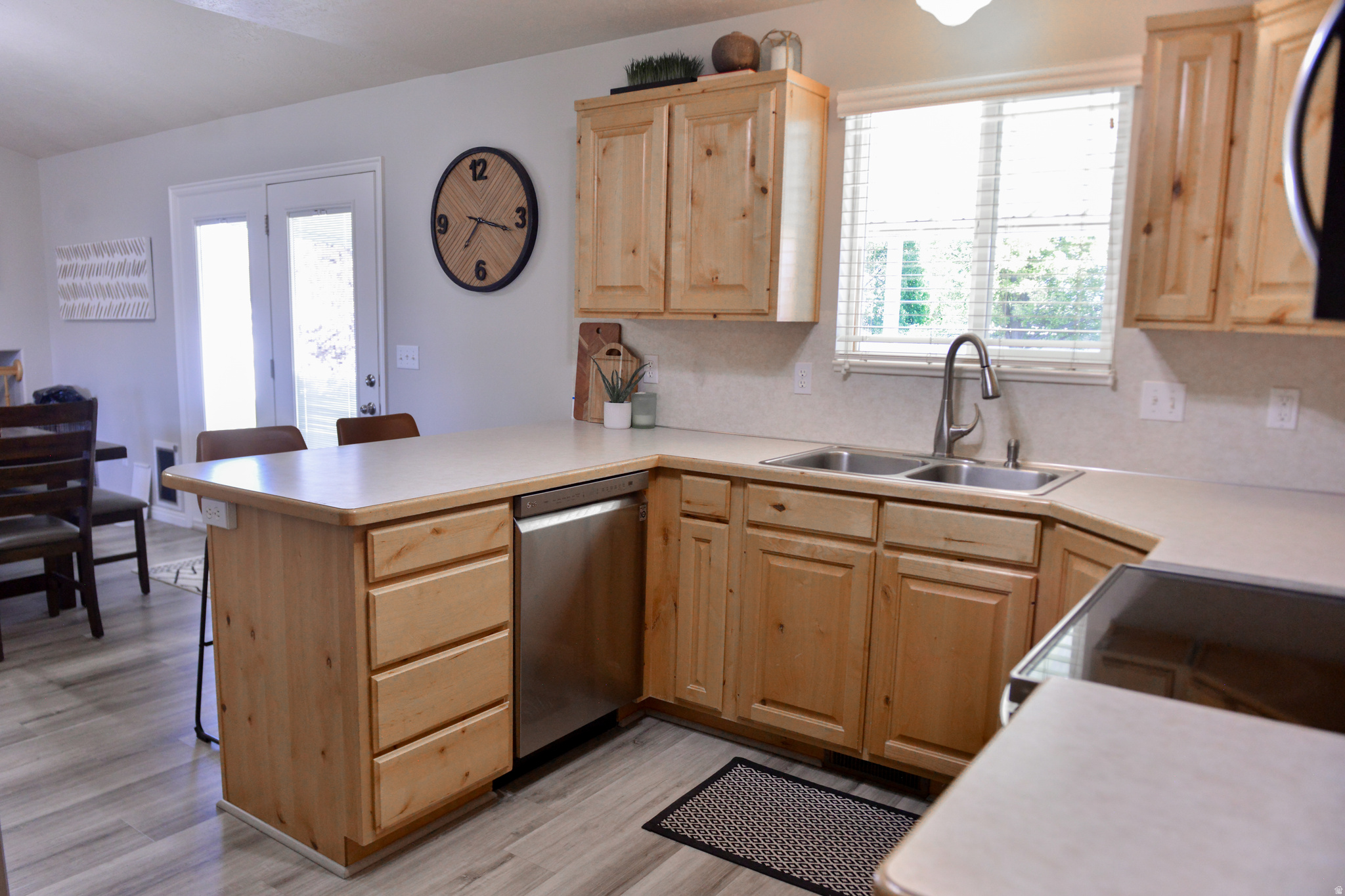 main property photo 8