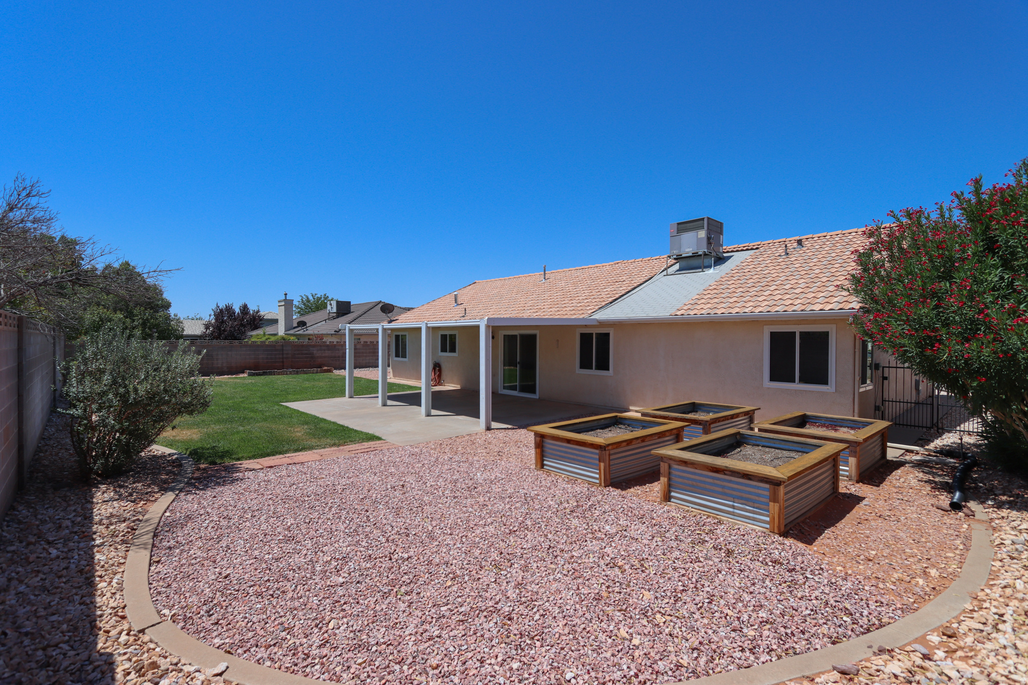 main property photo 75