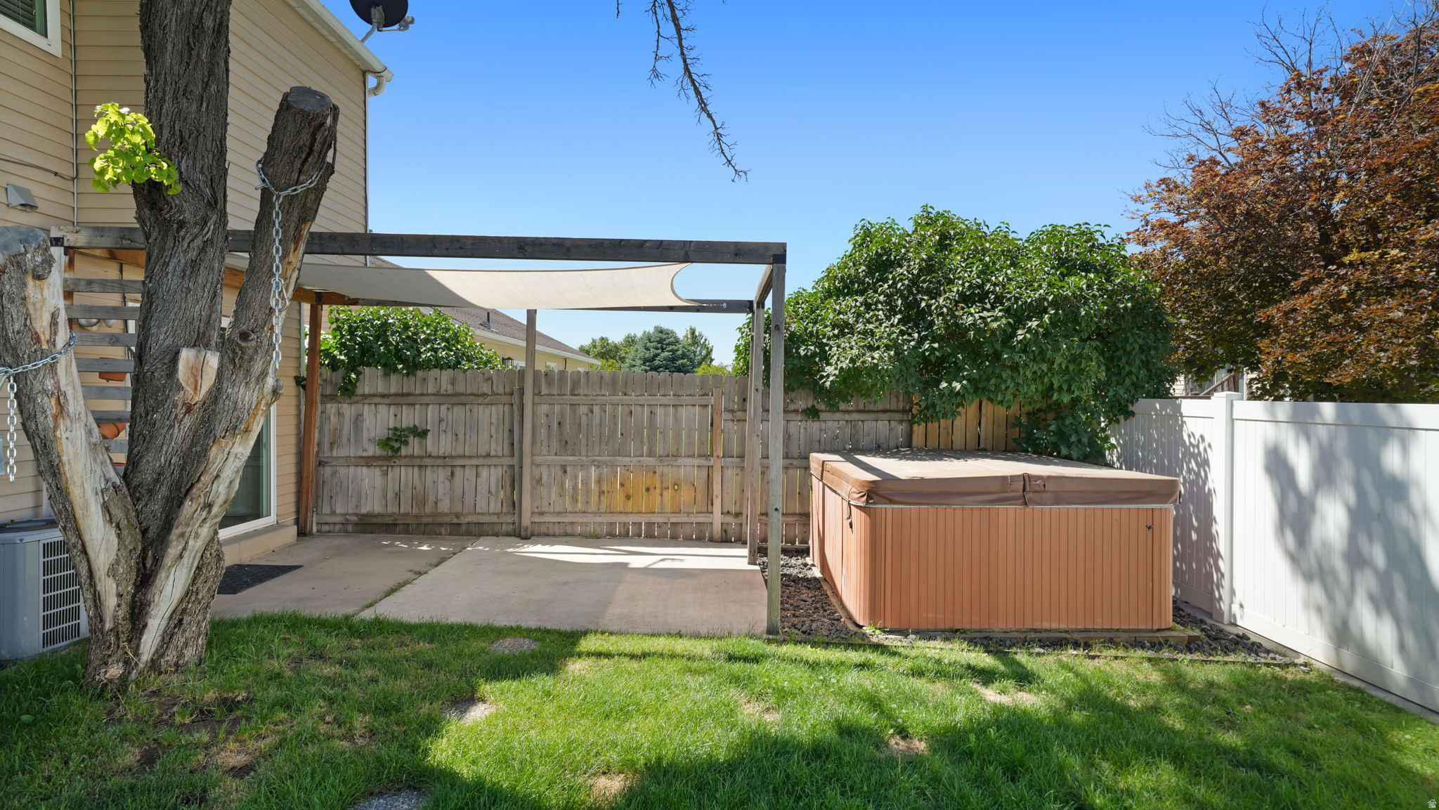 main property photo 20