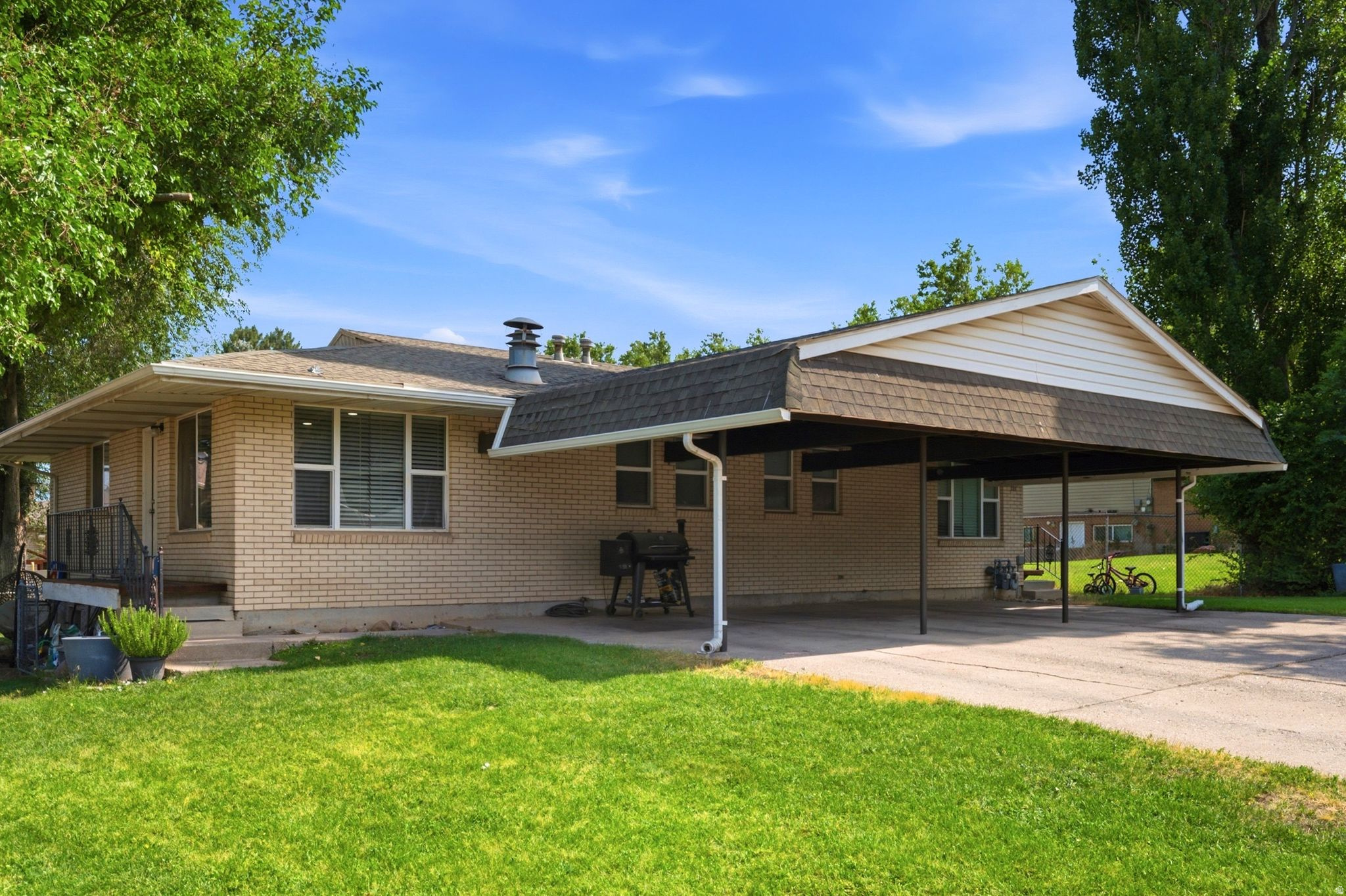 main property photo 19