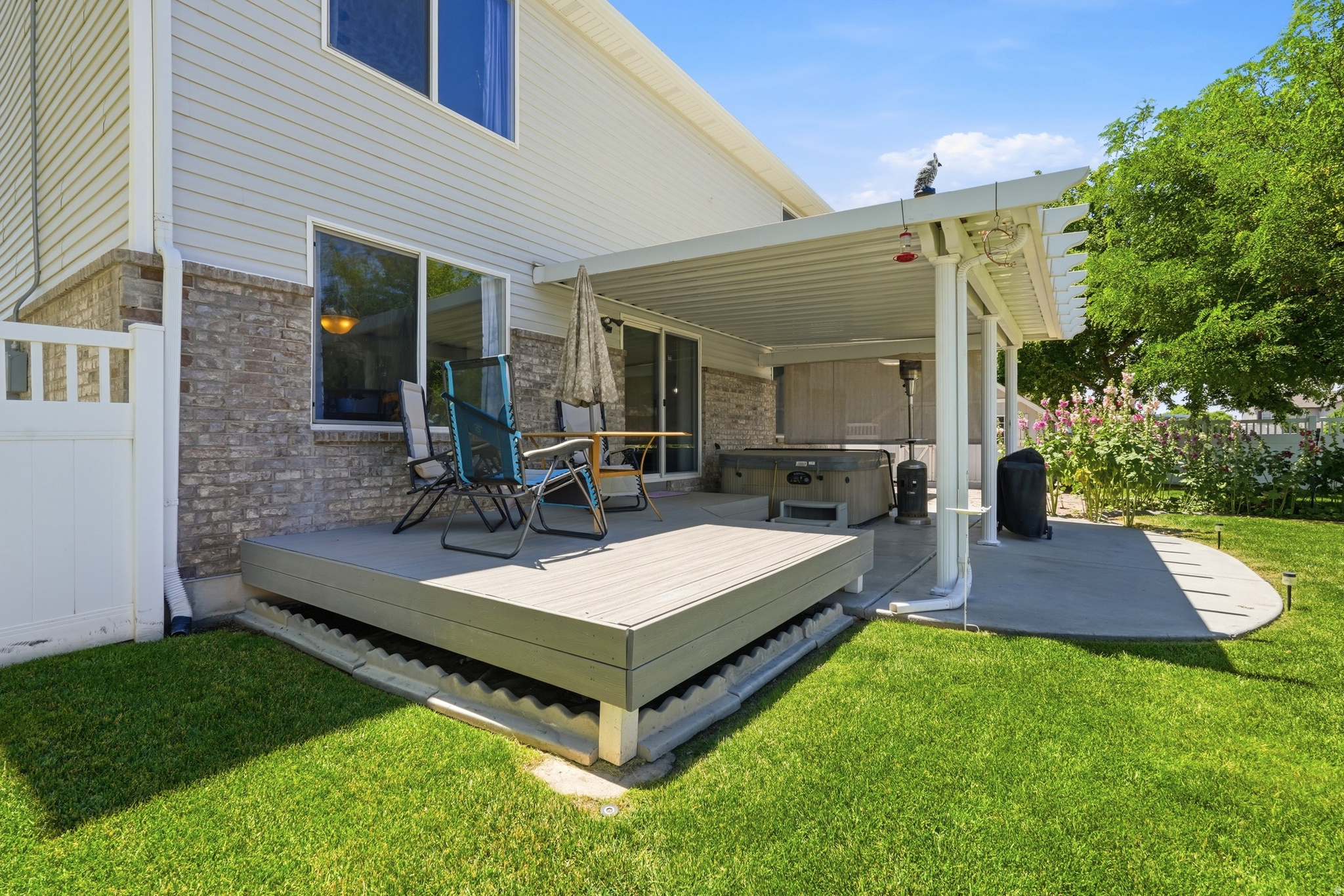 main property photo 33