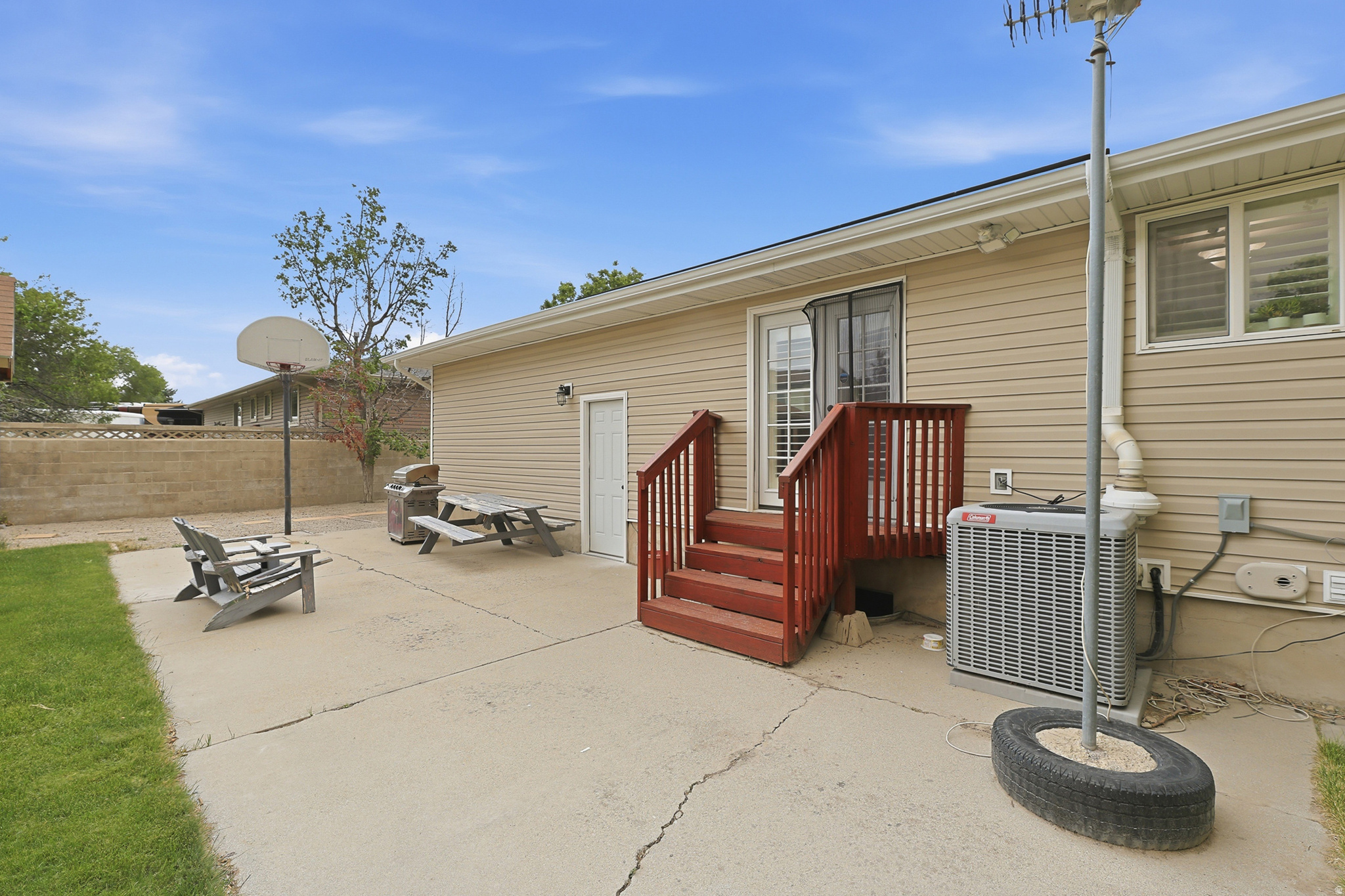main property photo 27