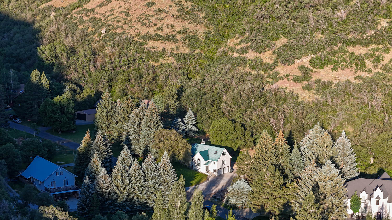 main property photo 10