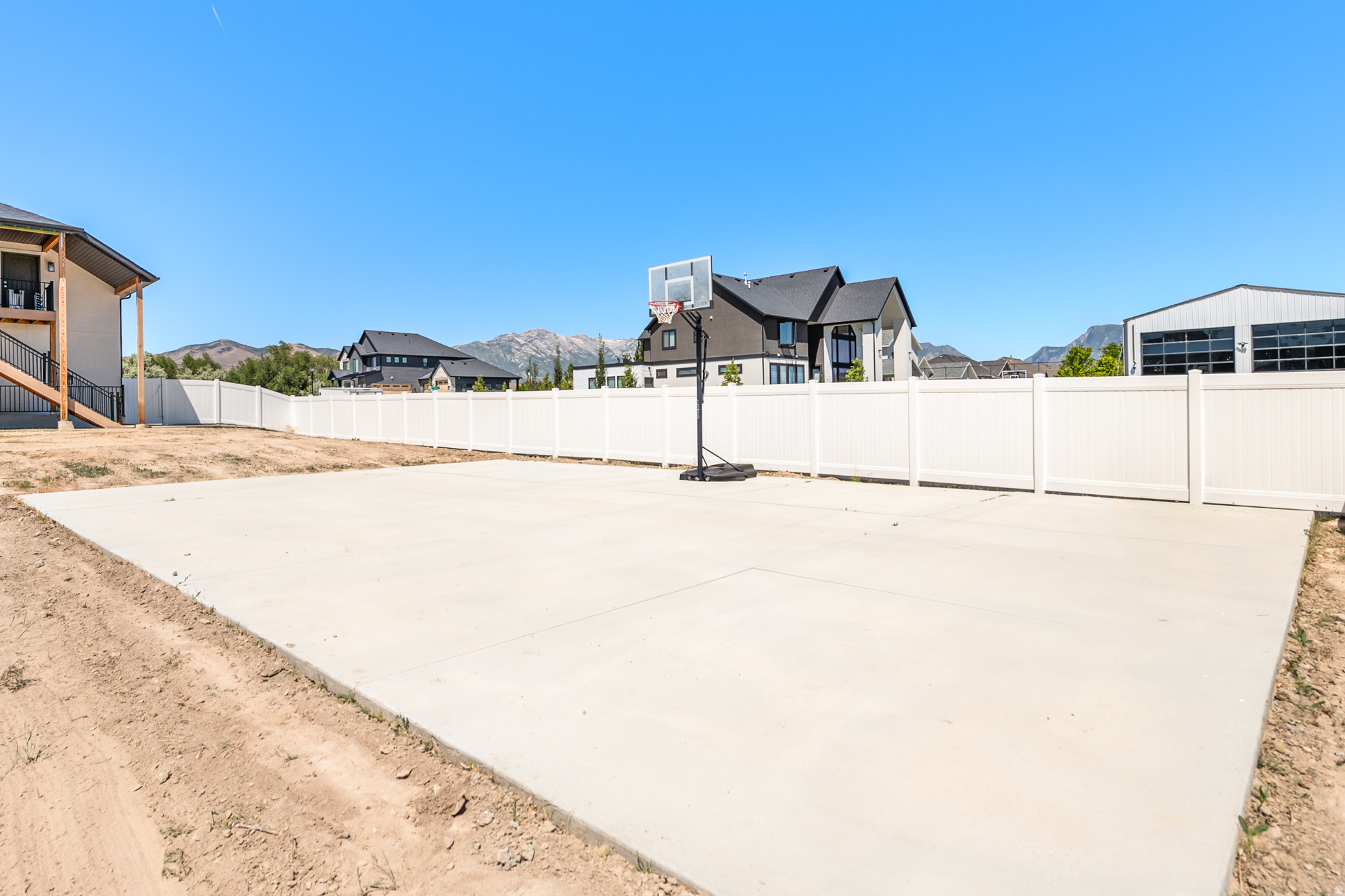 main property photo 47