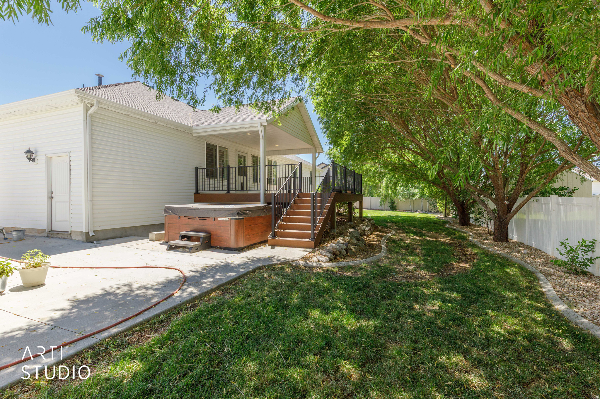 main property photo 23