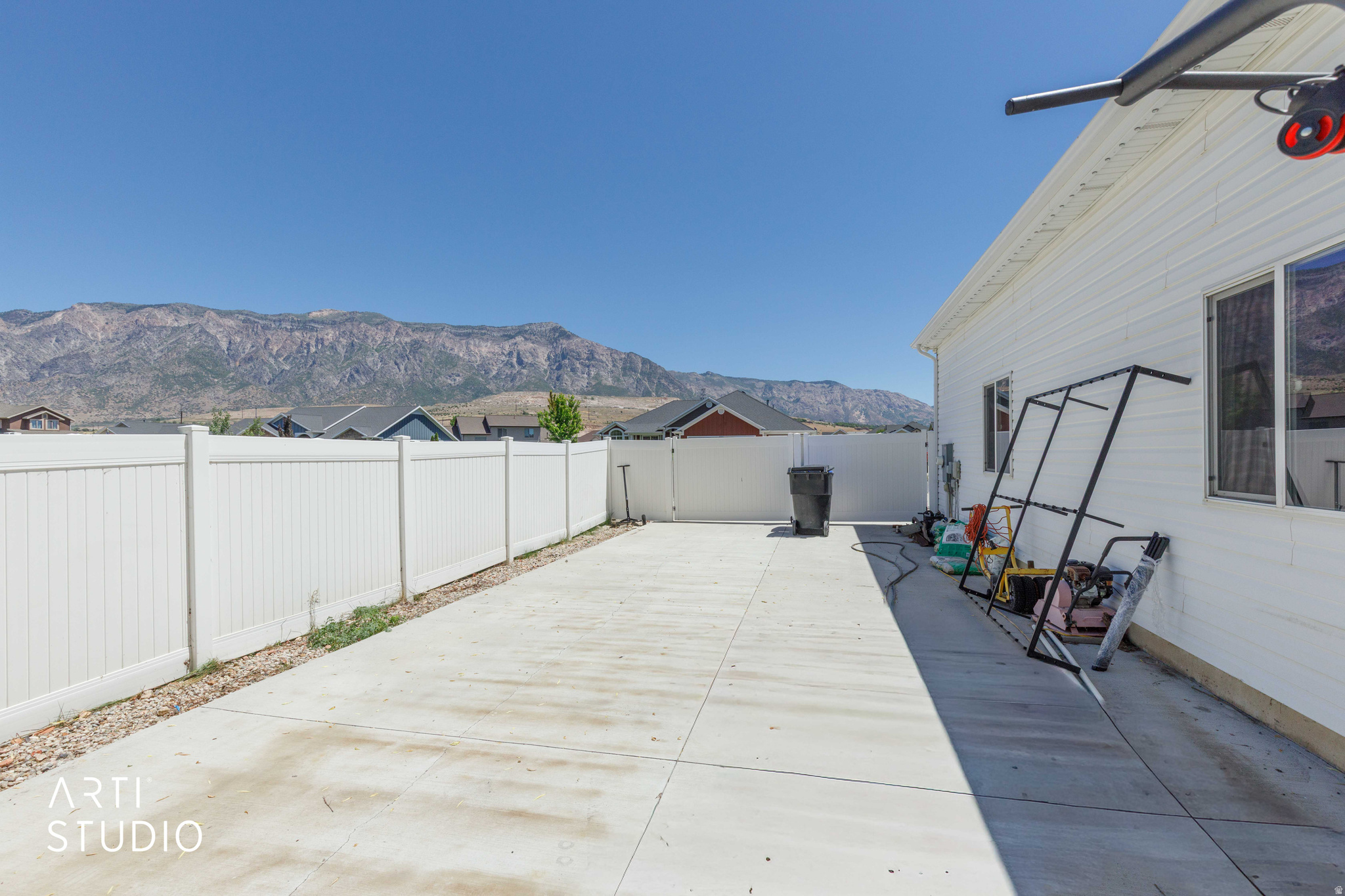 main property photo 40
