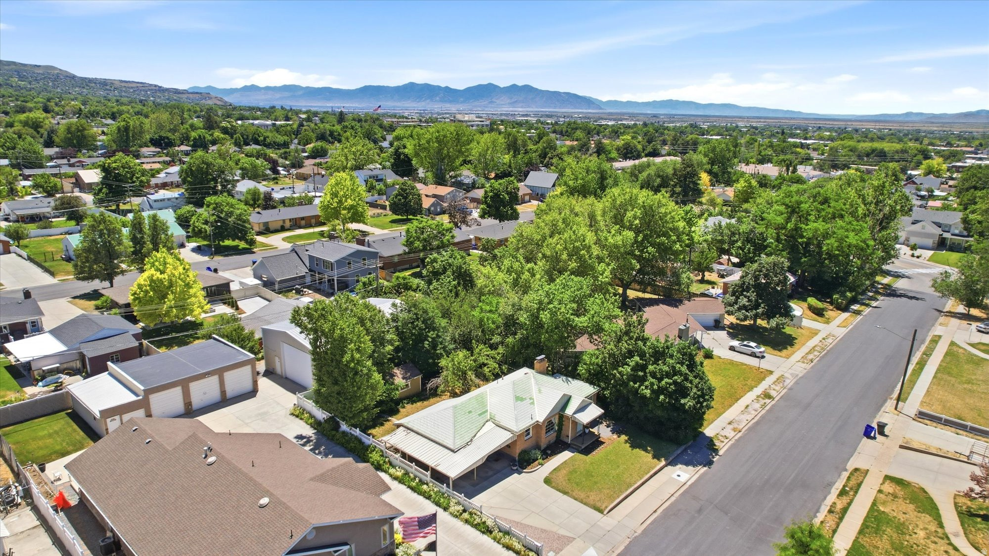 main property photo 30